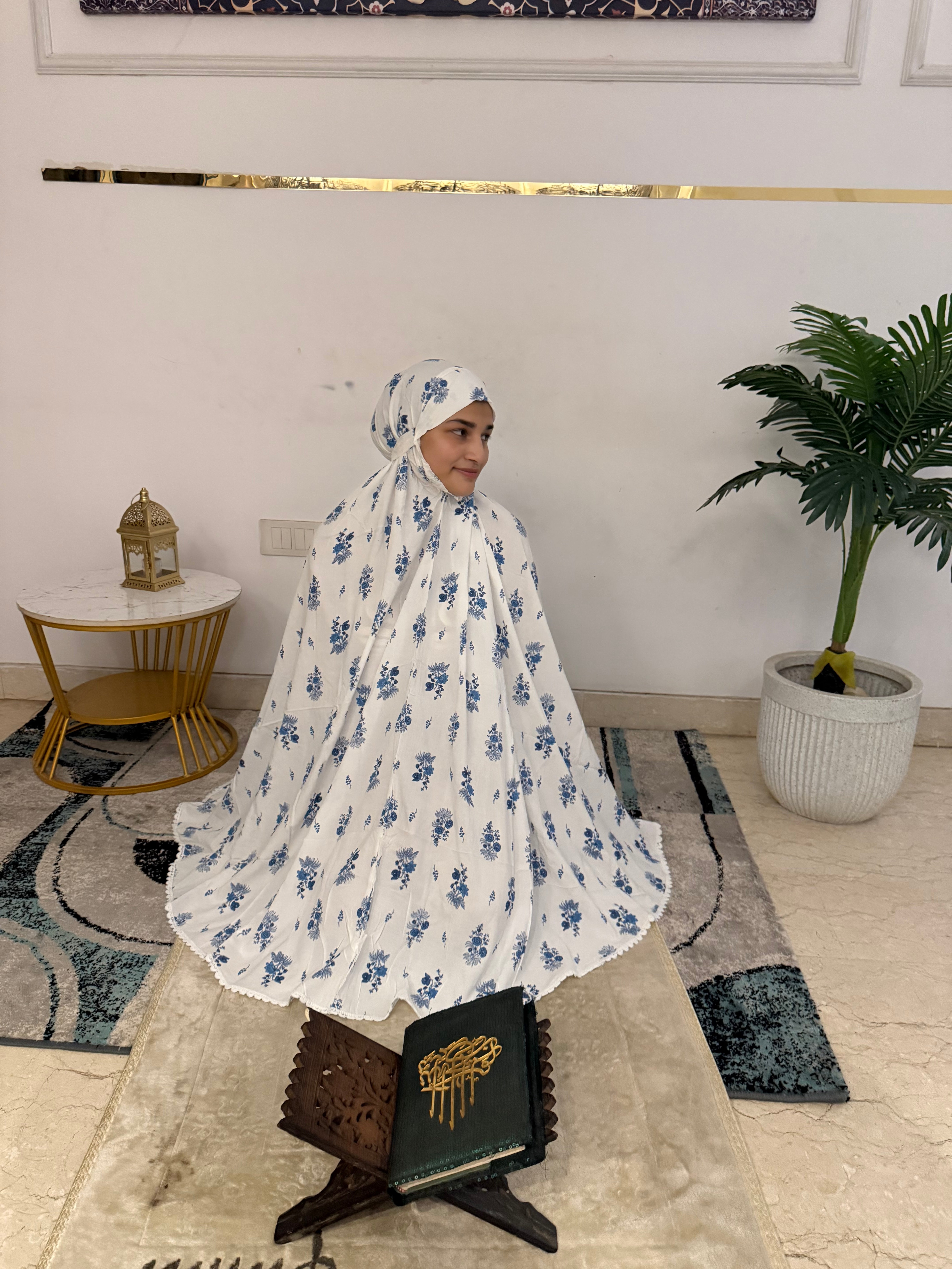 Blue daisy Makhna- mid length