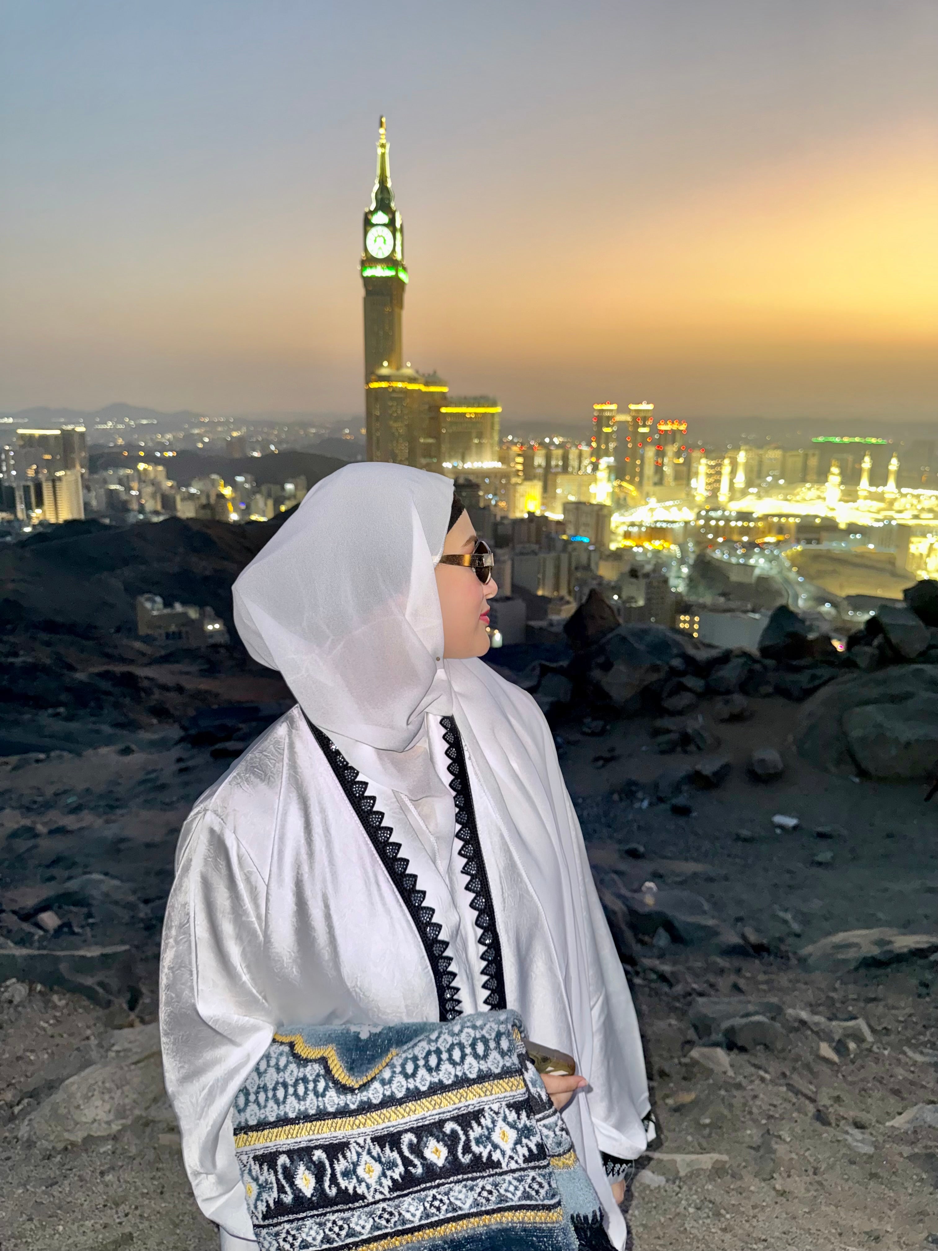 Heena stonework abaya (with Hijab) - White