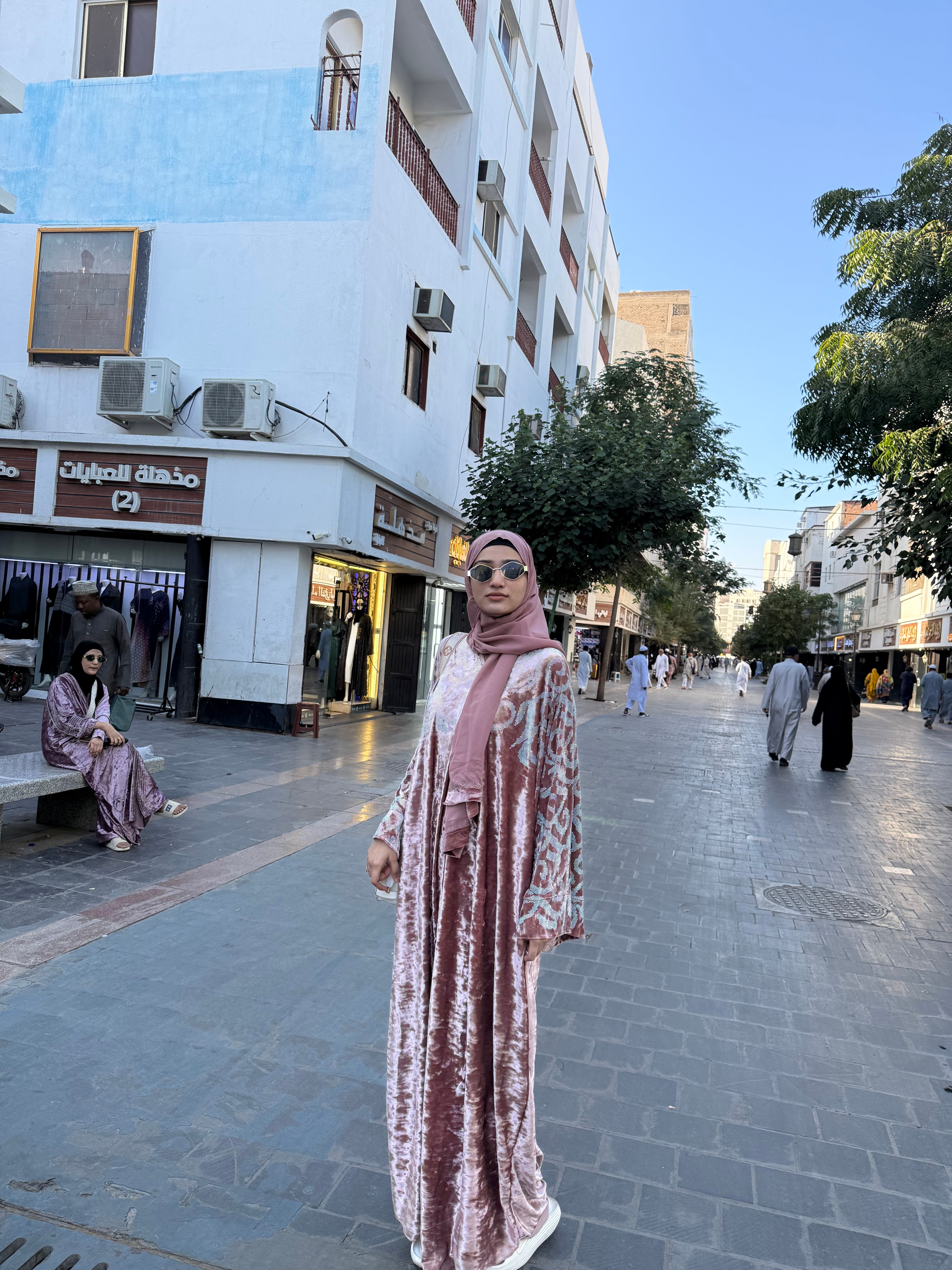 Dubai velvet abaya- pink with hijab