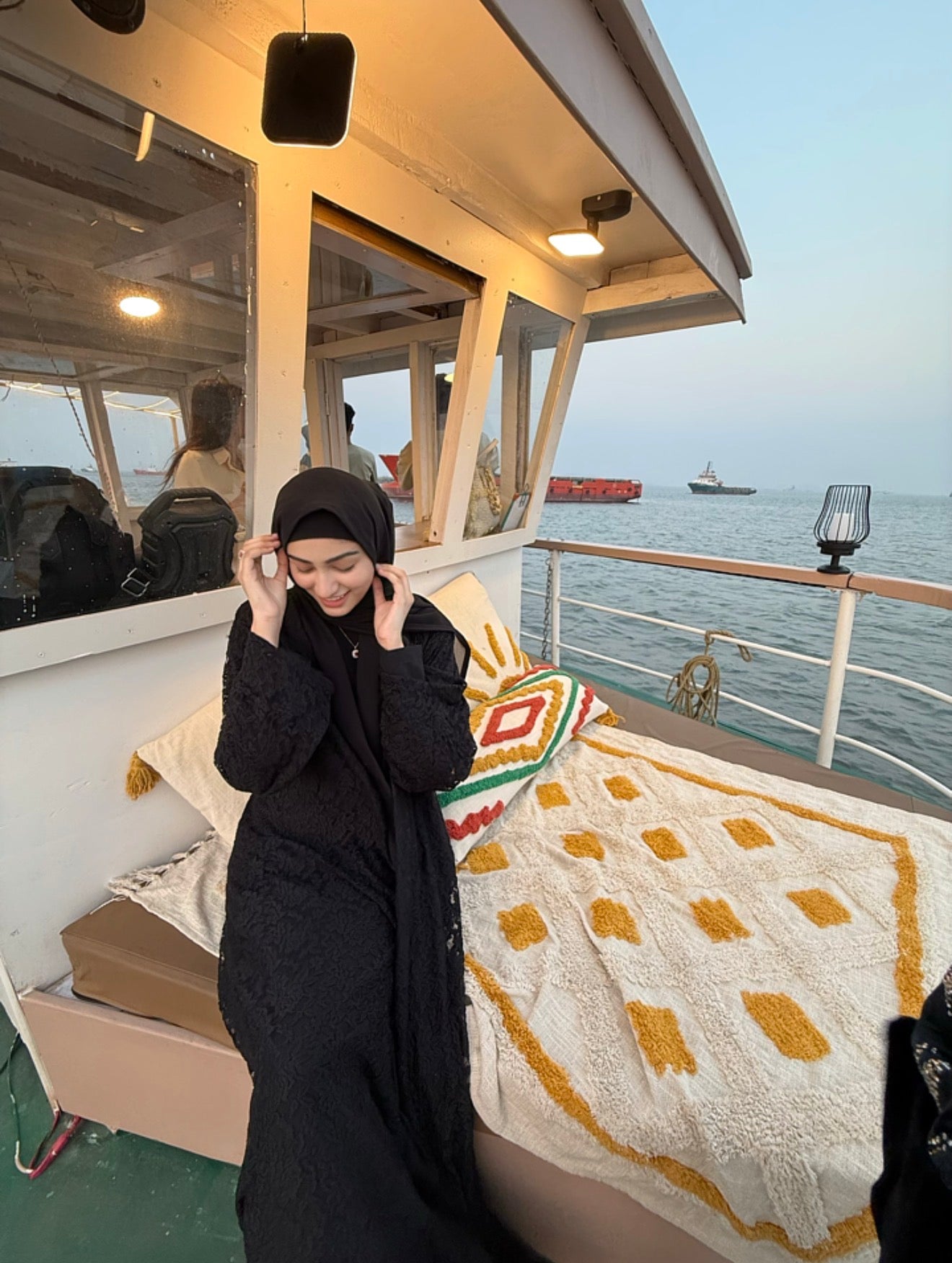 Black Elastic Net shrug