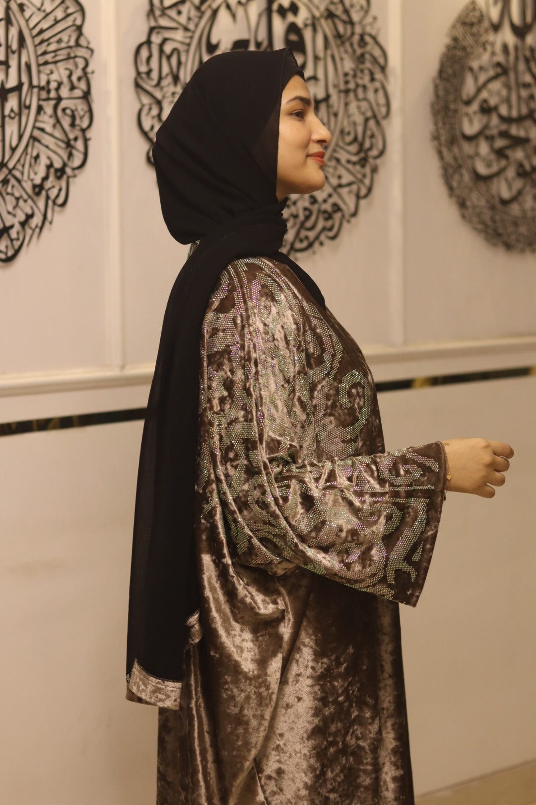 Dubai velvet abaya- Mauve with hijab