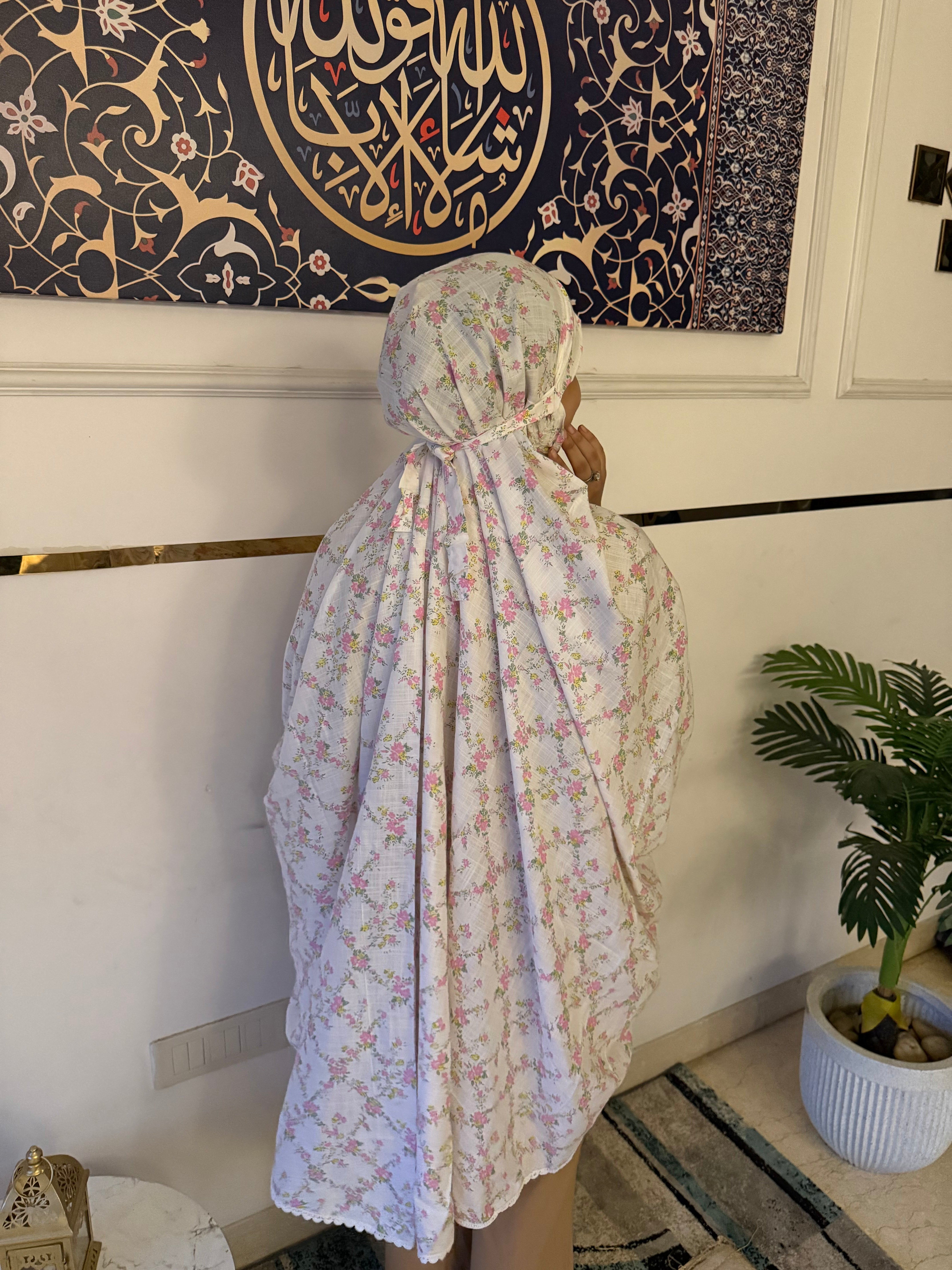 Floral criss cross Makhna- mid length