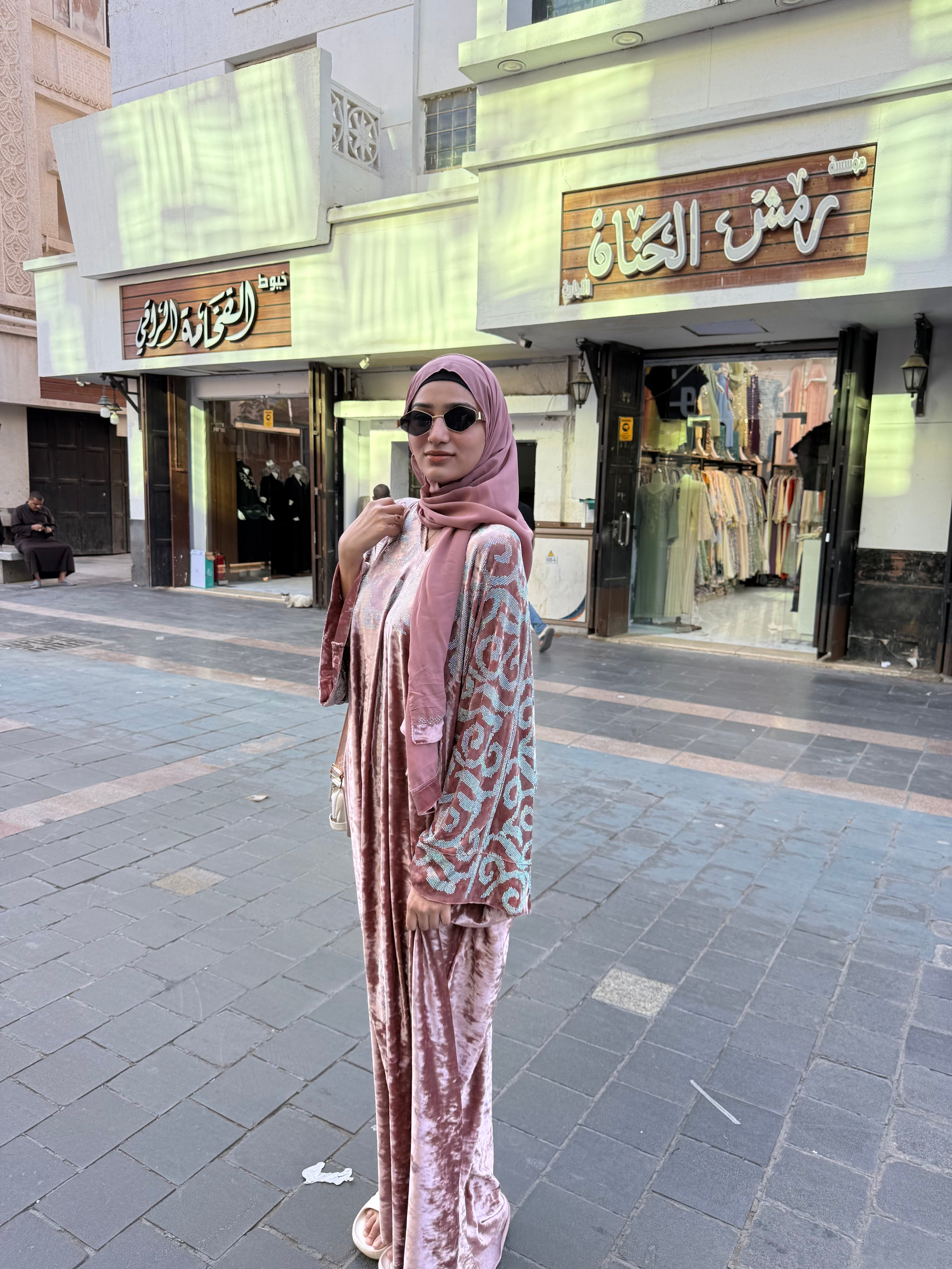 Dubai velvet abaya- pink with hijab