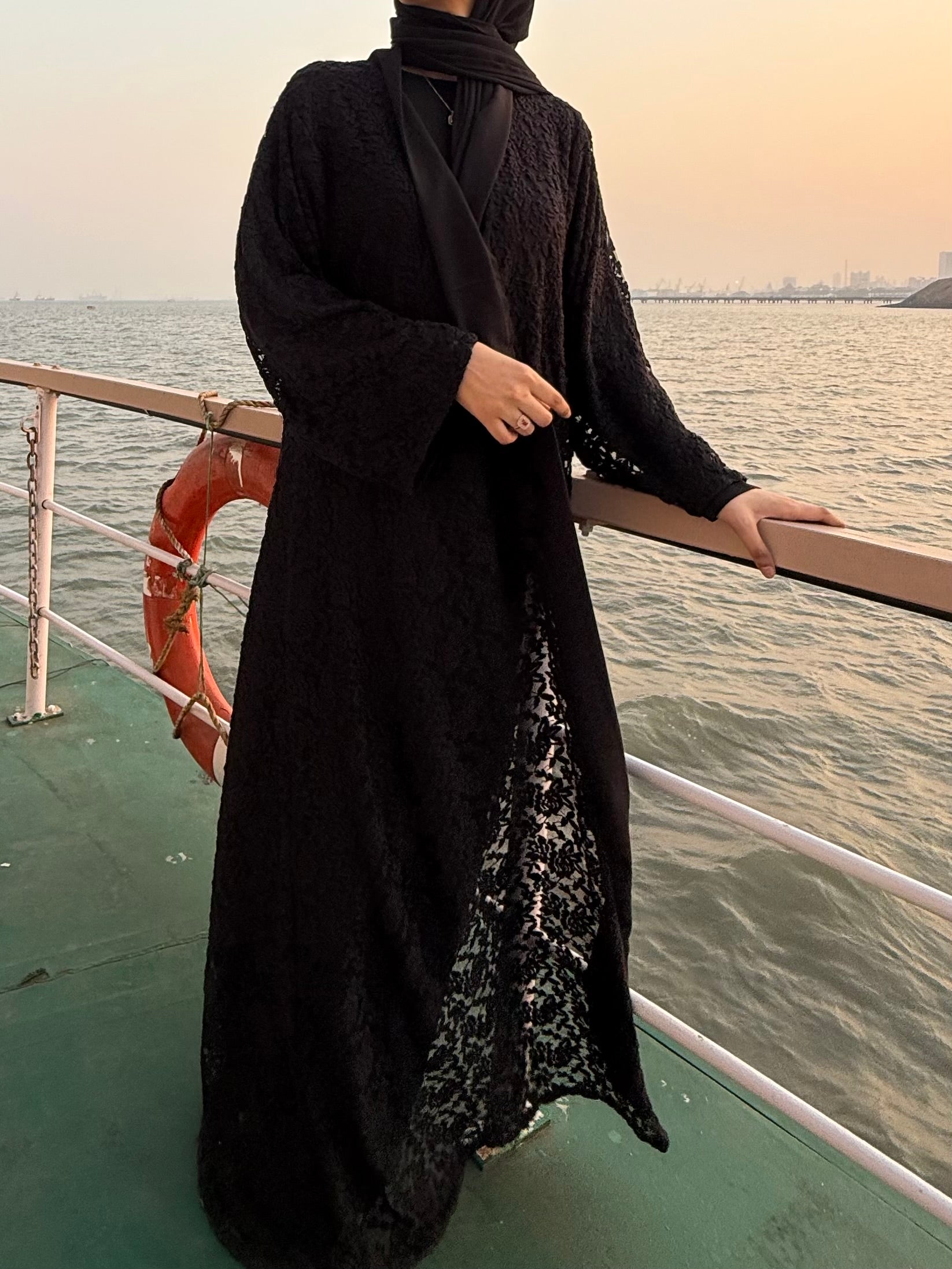 Black Elastic Net shrug