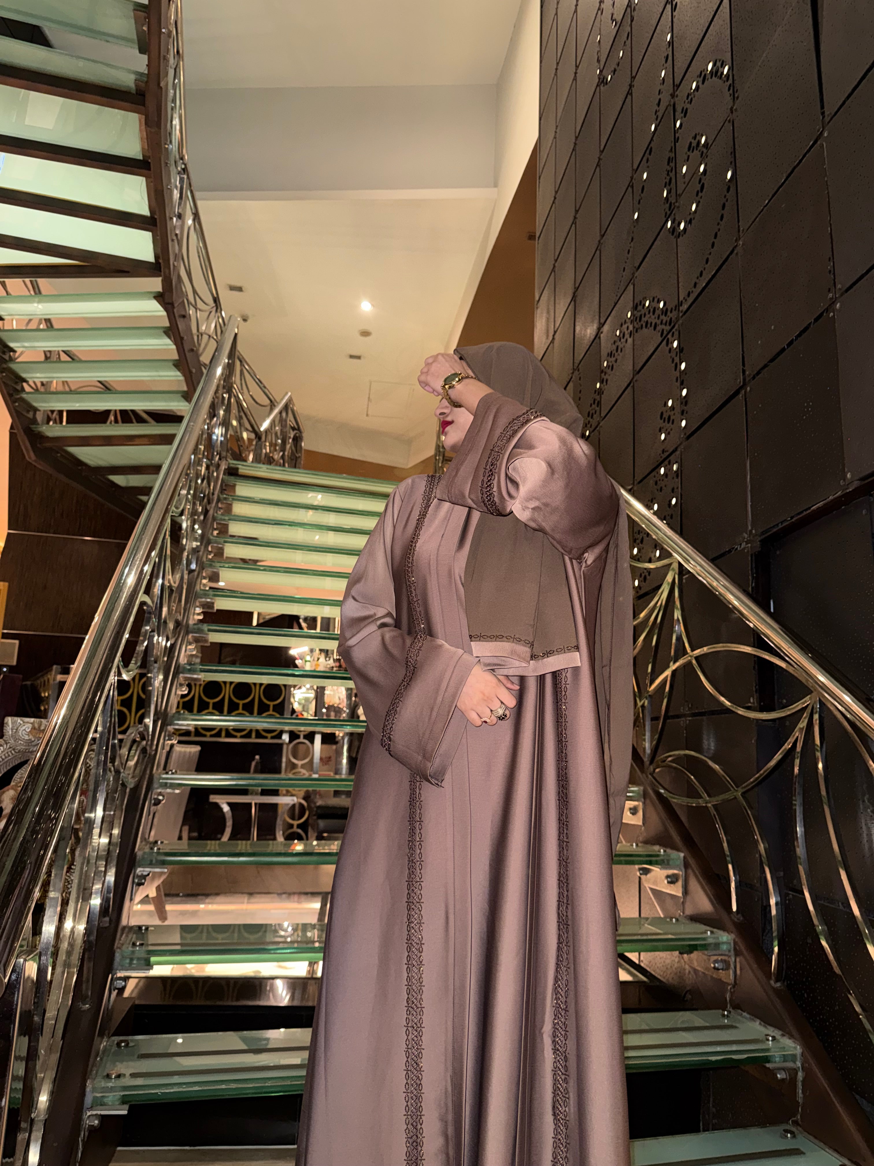 Elisa 2.0 Abayah full set (with inner slit & hijab)