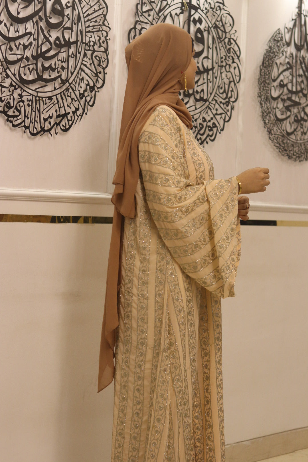 Sparkle cutwork 2pc abaya with inner slit - without hijab