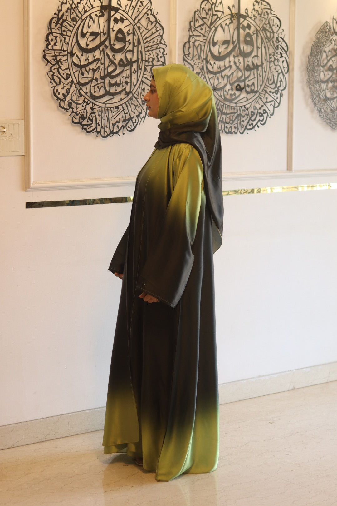 Jet green ombre abaya with matching hijab (with attached Inner Slit & Hijab)