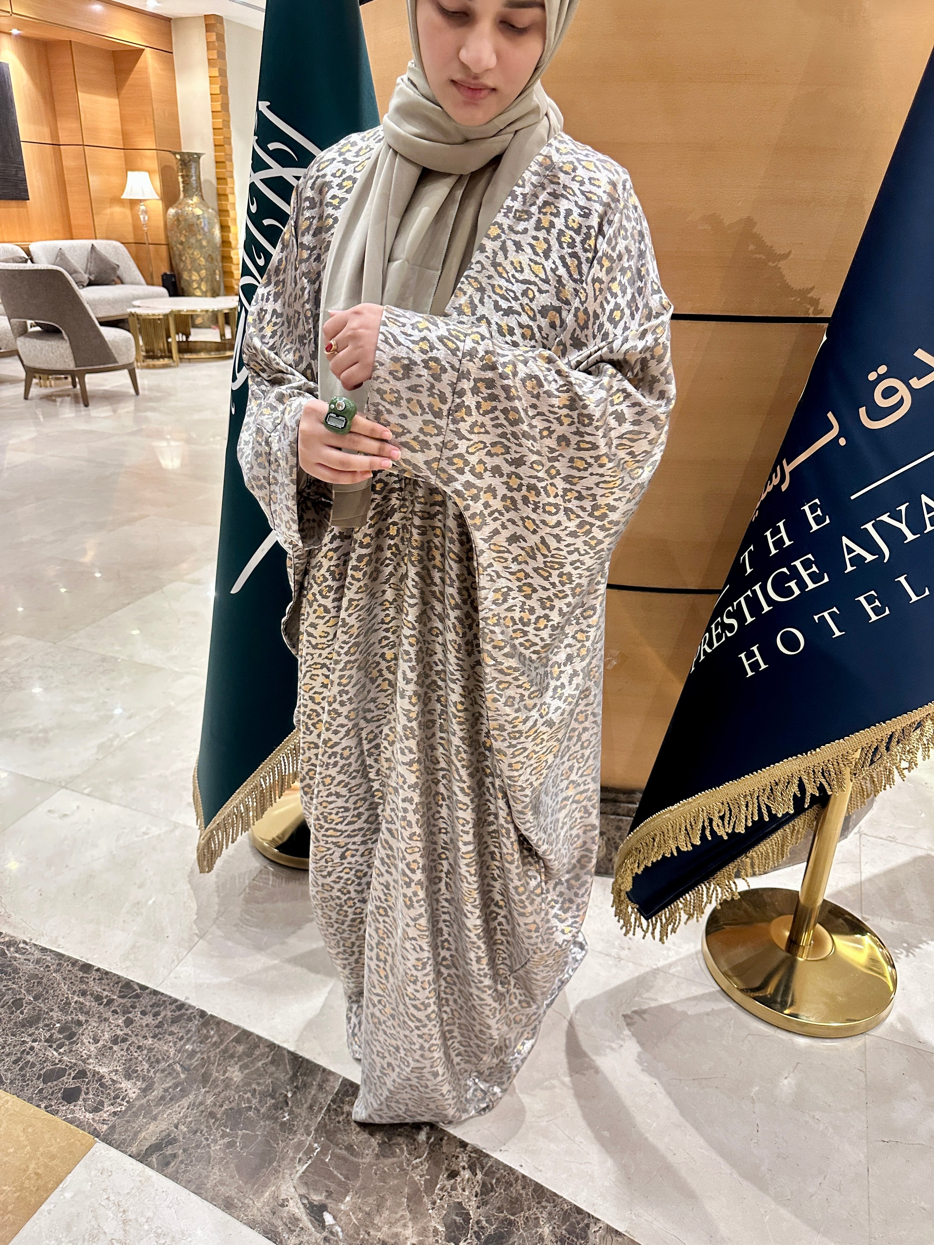 Cheetah shrug abaya set (with inner slit & Hijab)