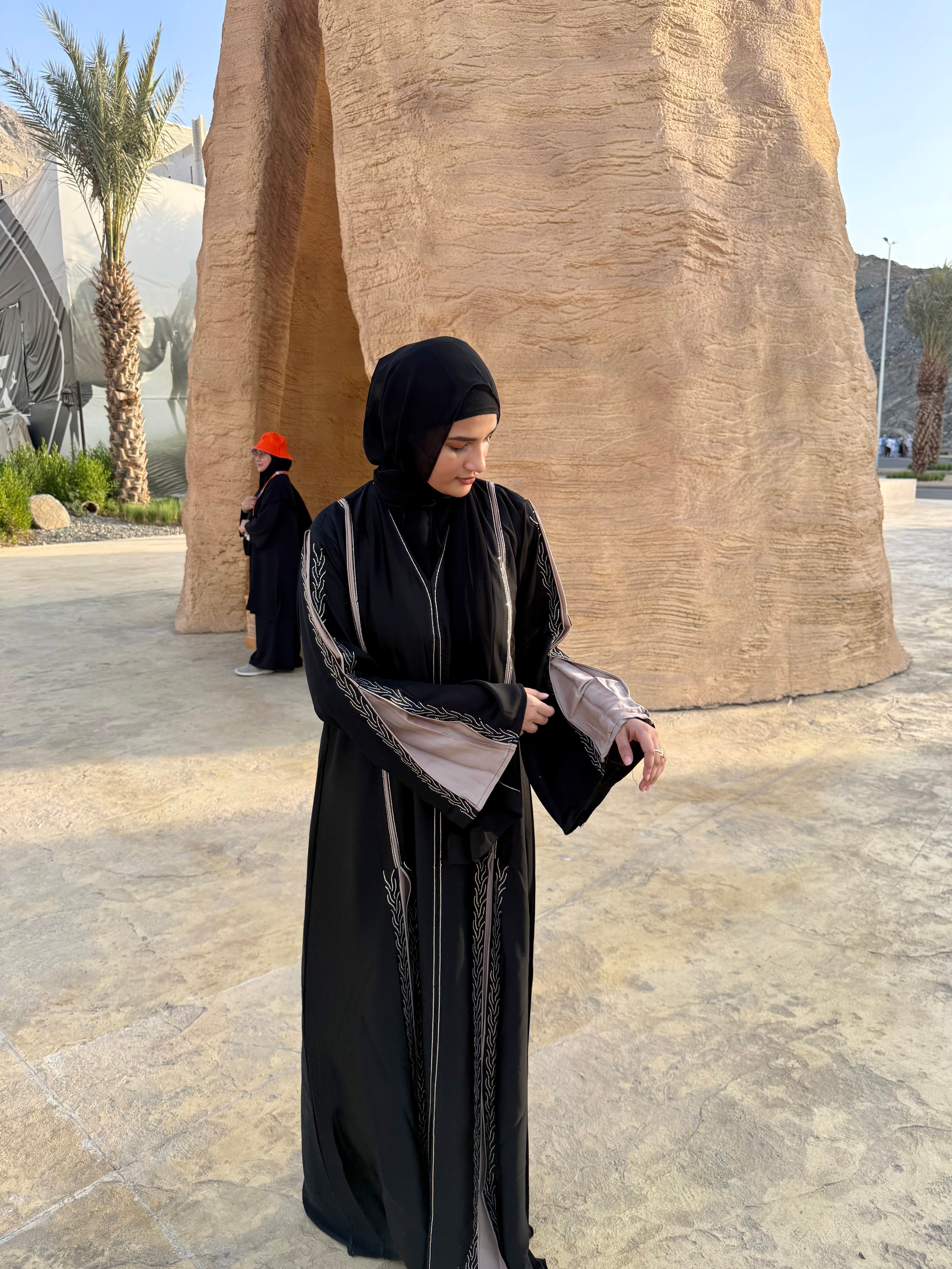 Arabian Rimal abaya (with Hijab) - black