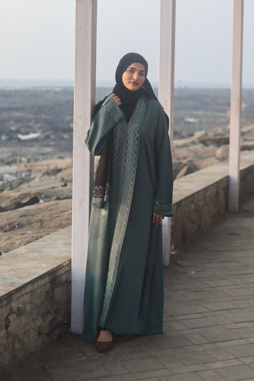 Hanan stonework abaya (with Hijab) - Teal