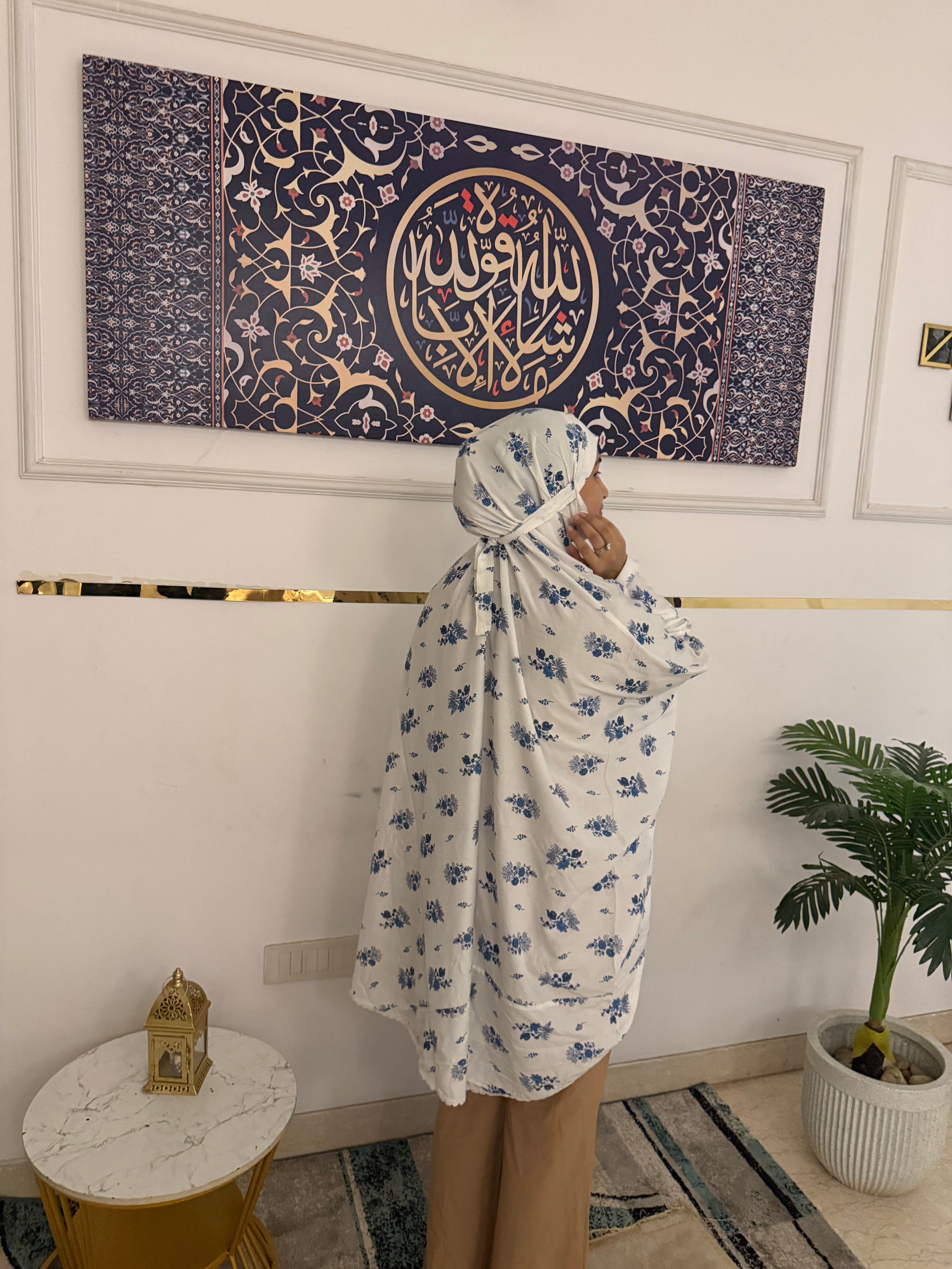 Blue daisy Makhna- mid length