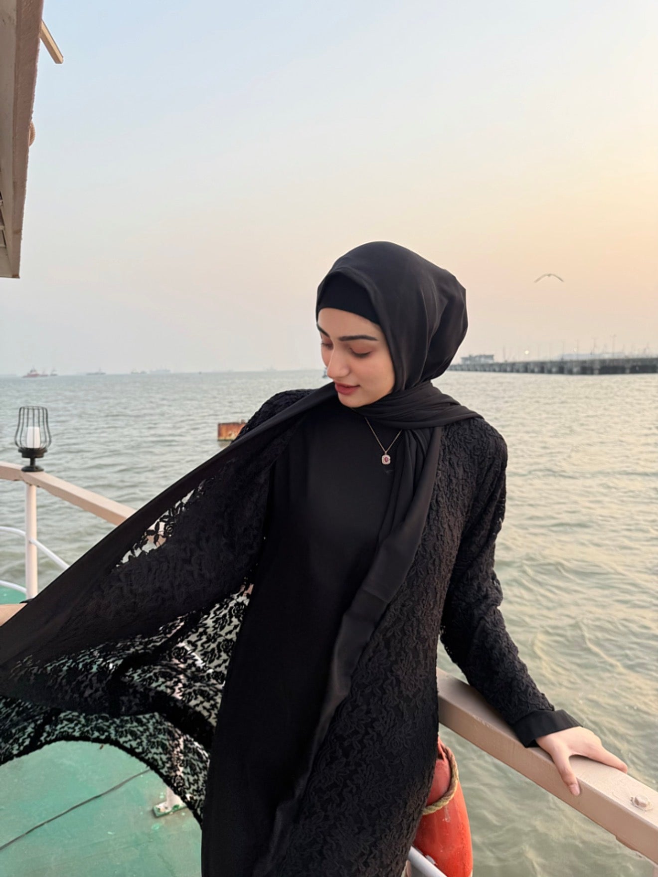 Black Elastic Net shrug