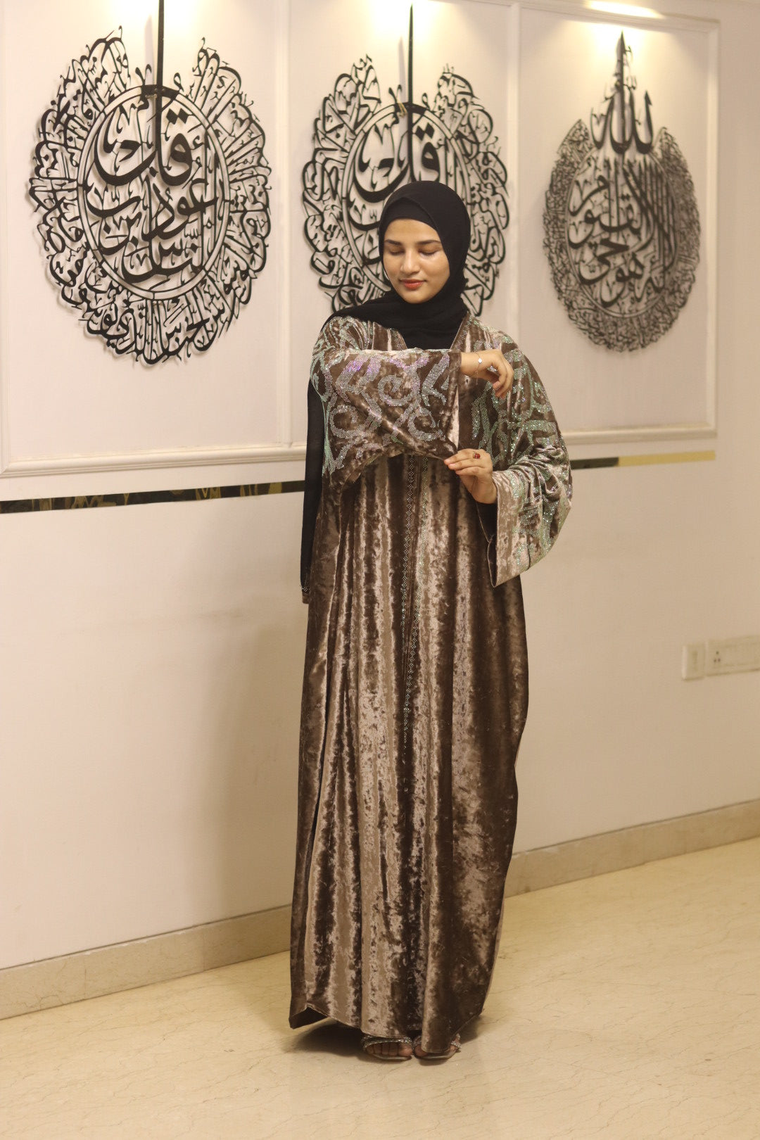 Dubai velvet abaya- Mauve with hijab