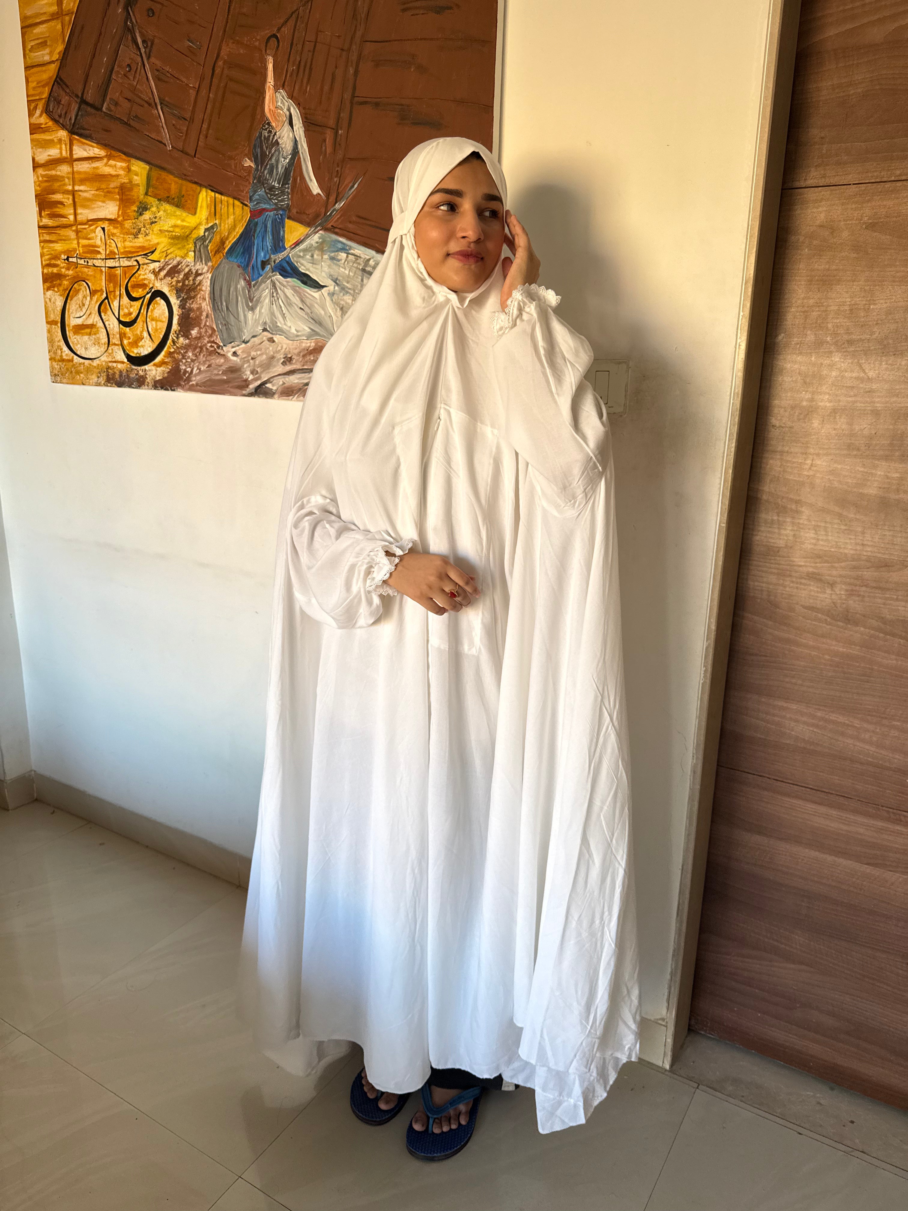 Full sized Jilbab with pockets, niqab, sleeves ( white )
