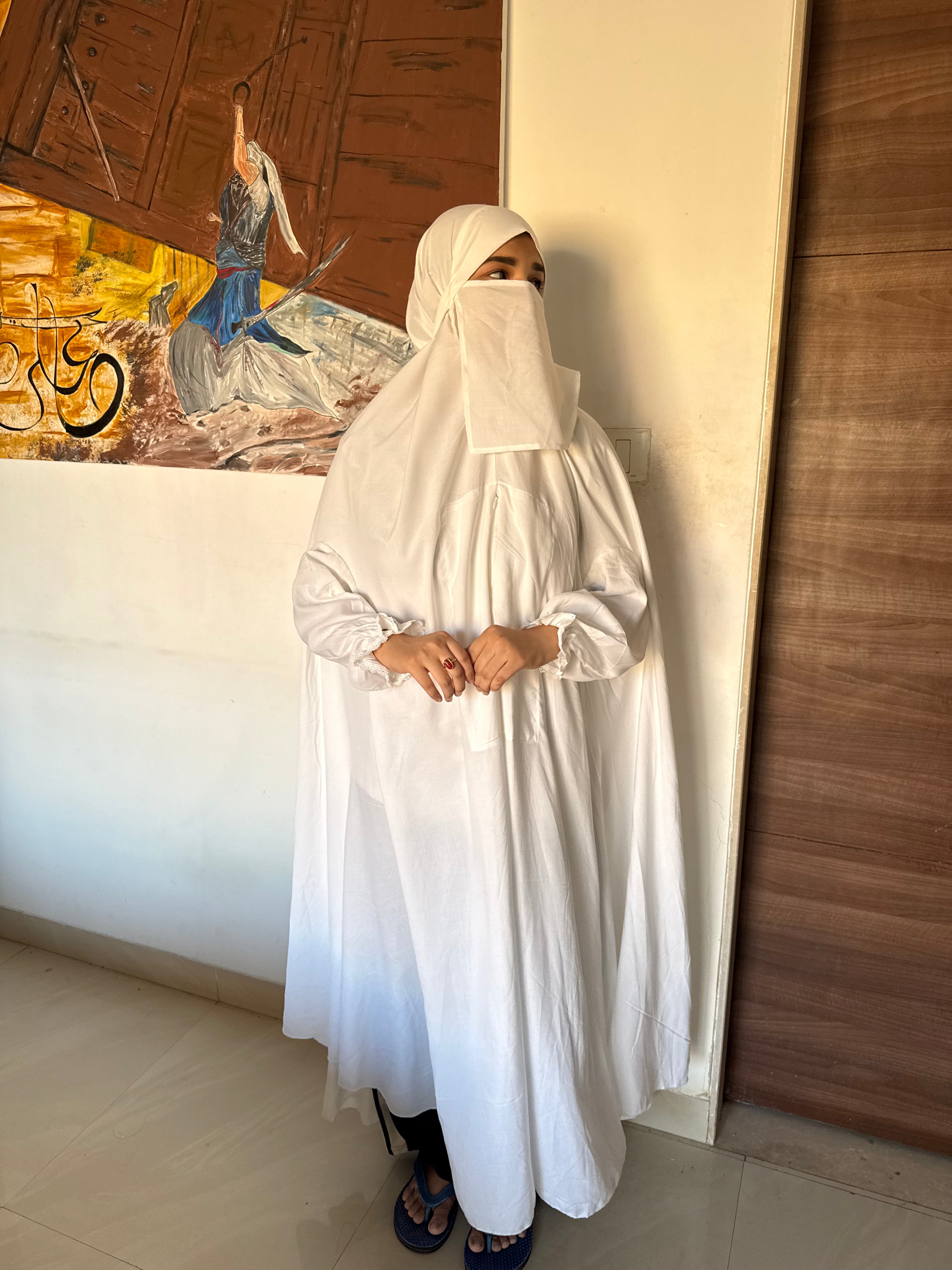 Full sized Jilbab with pockets, niqab, sleeves ( white )