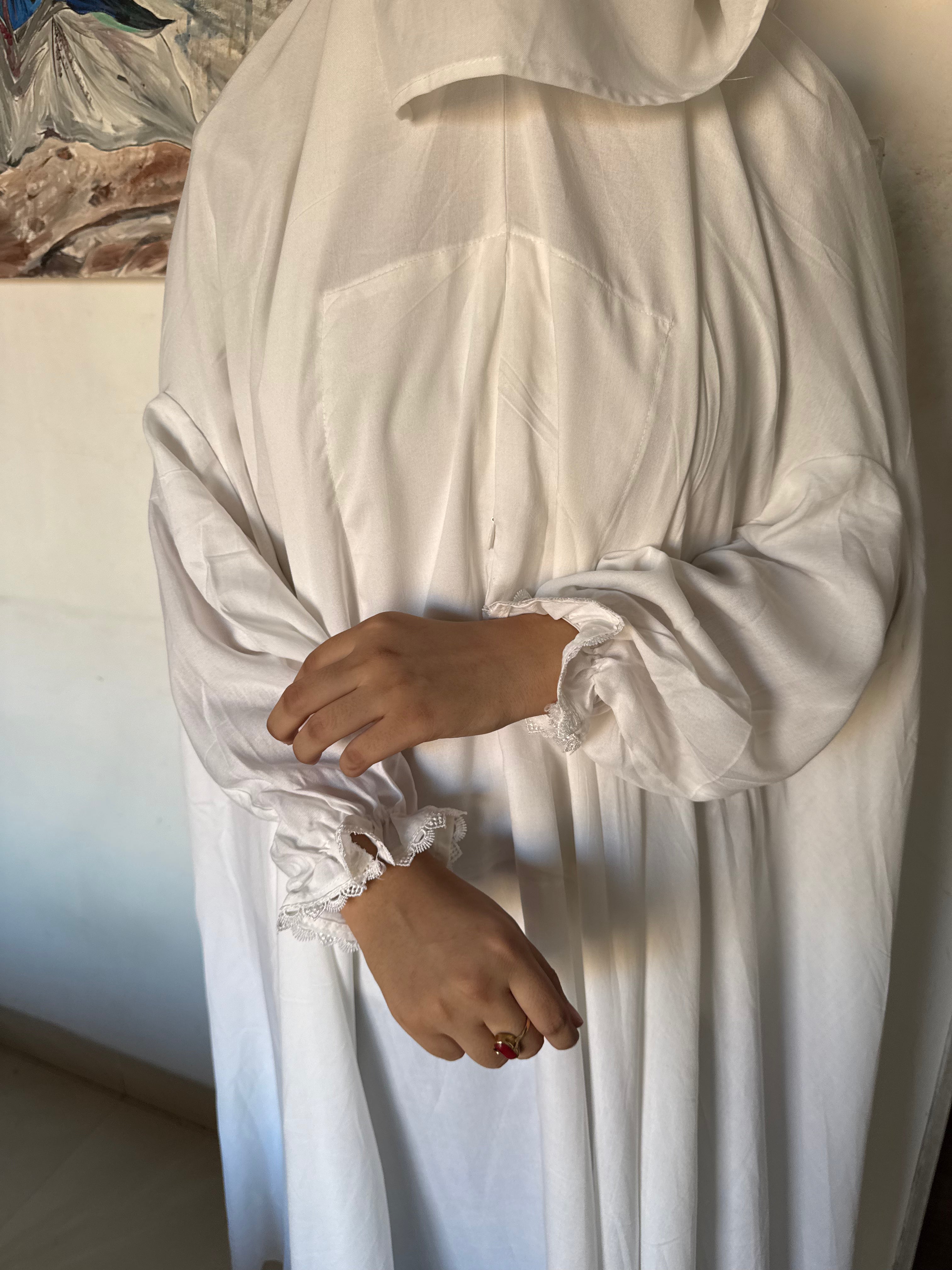 Full sized Jilbab with pockets, niqab, sleeves ( white )