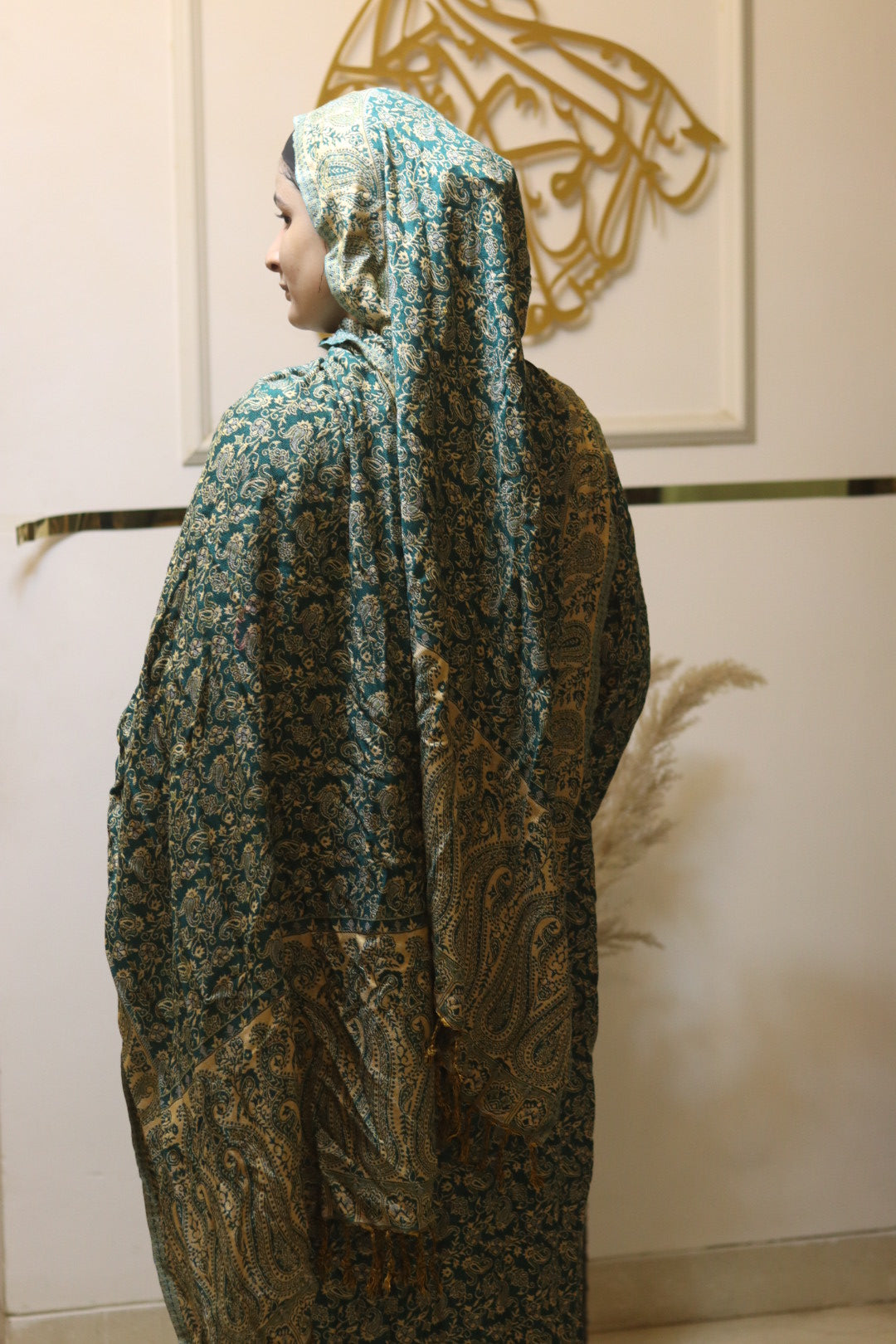 Luxury Pashmina Pattern Front Open Abaya With Matching Hijab - Emerald Green