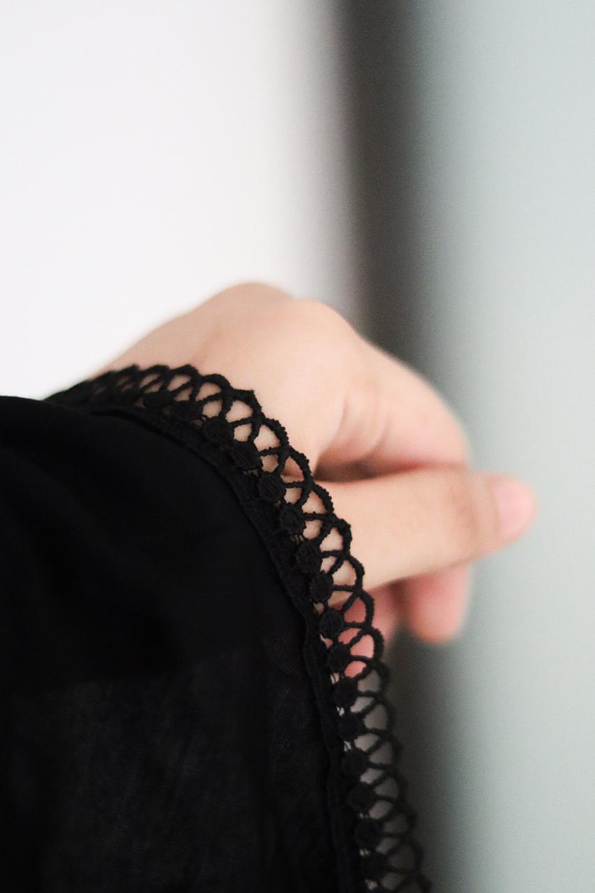 Black Makhna for Women