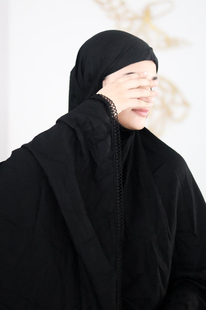 Black Makhna for Women