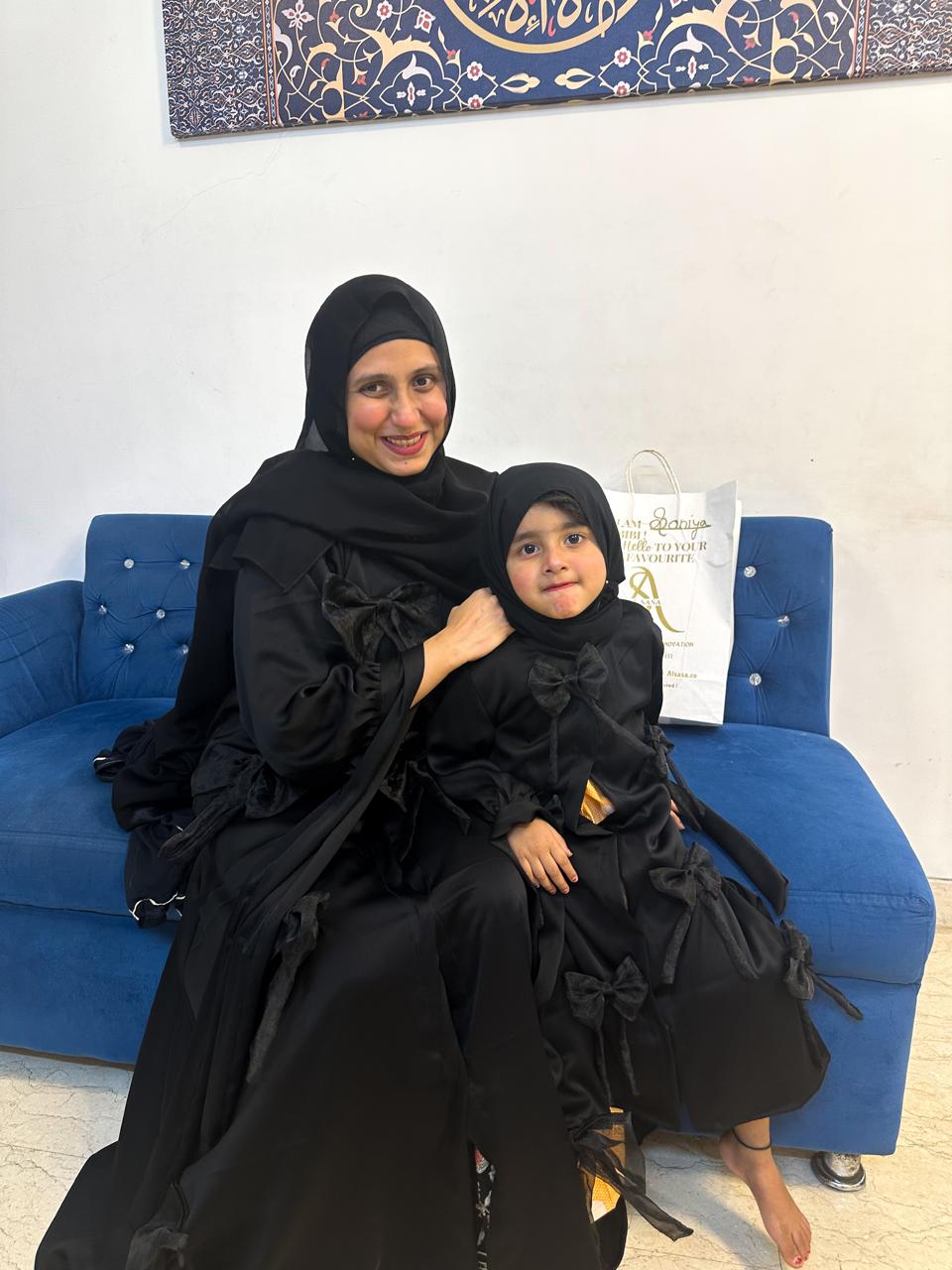 Mom & Daughter Duo 3D bow Abaya - black