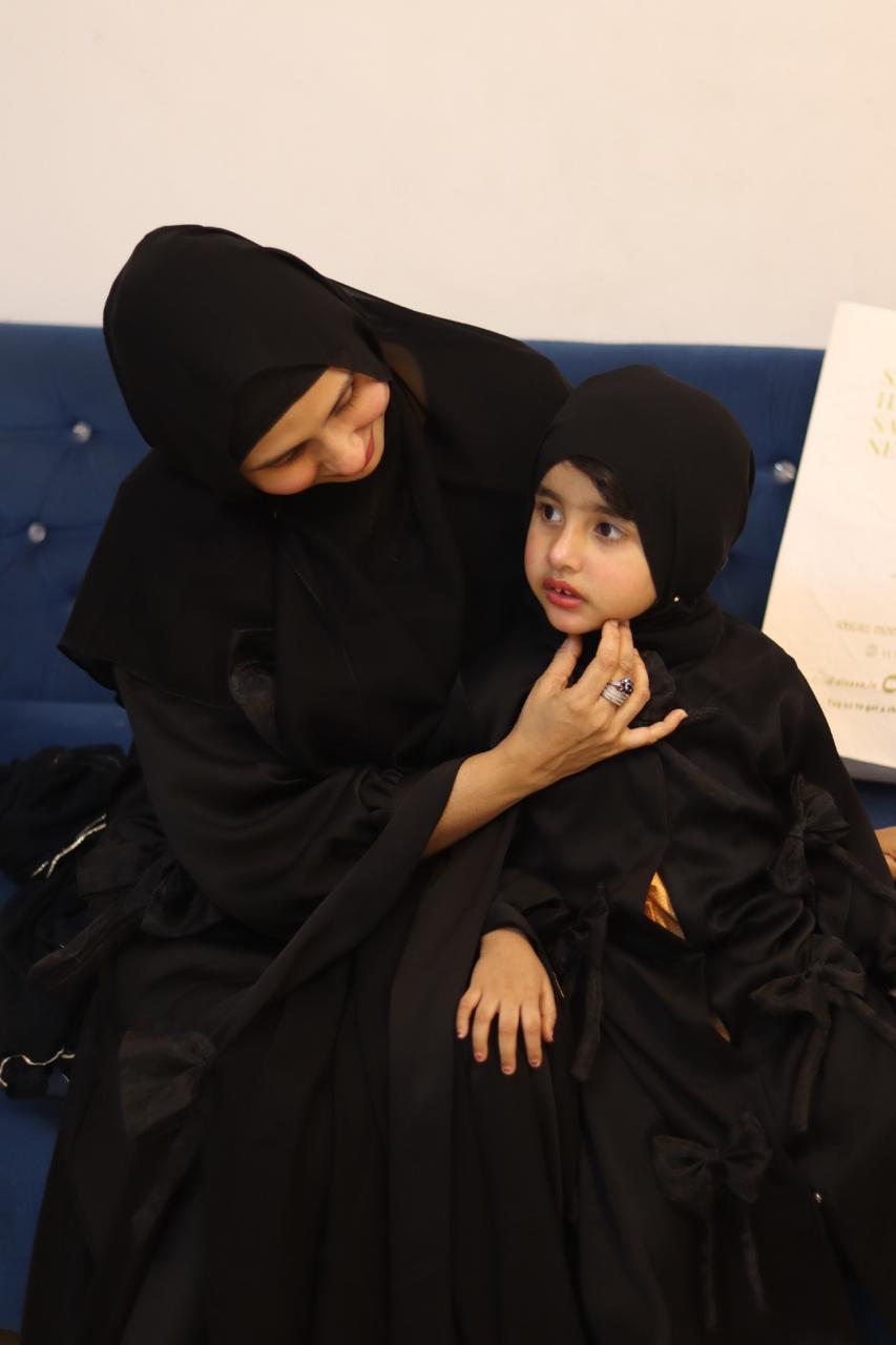 Mom & Daughter Duo 3D bow Abaya - black