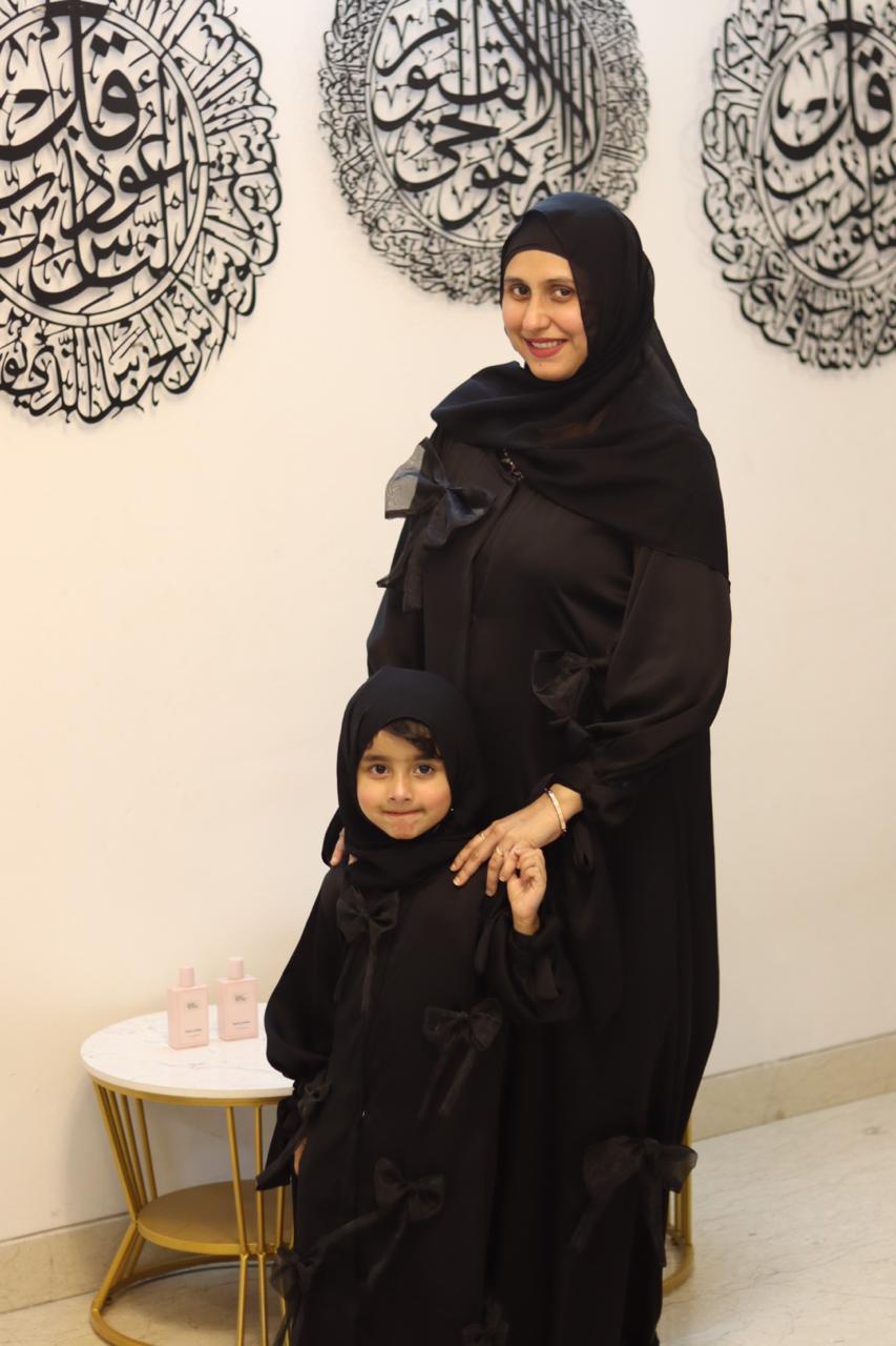 Mom & Daughter Duo 3D bow Abaya - black
