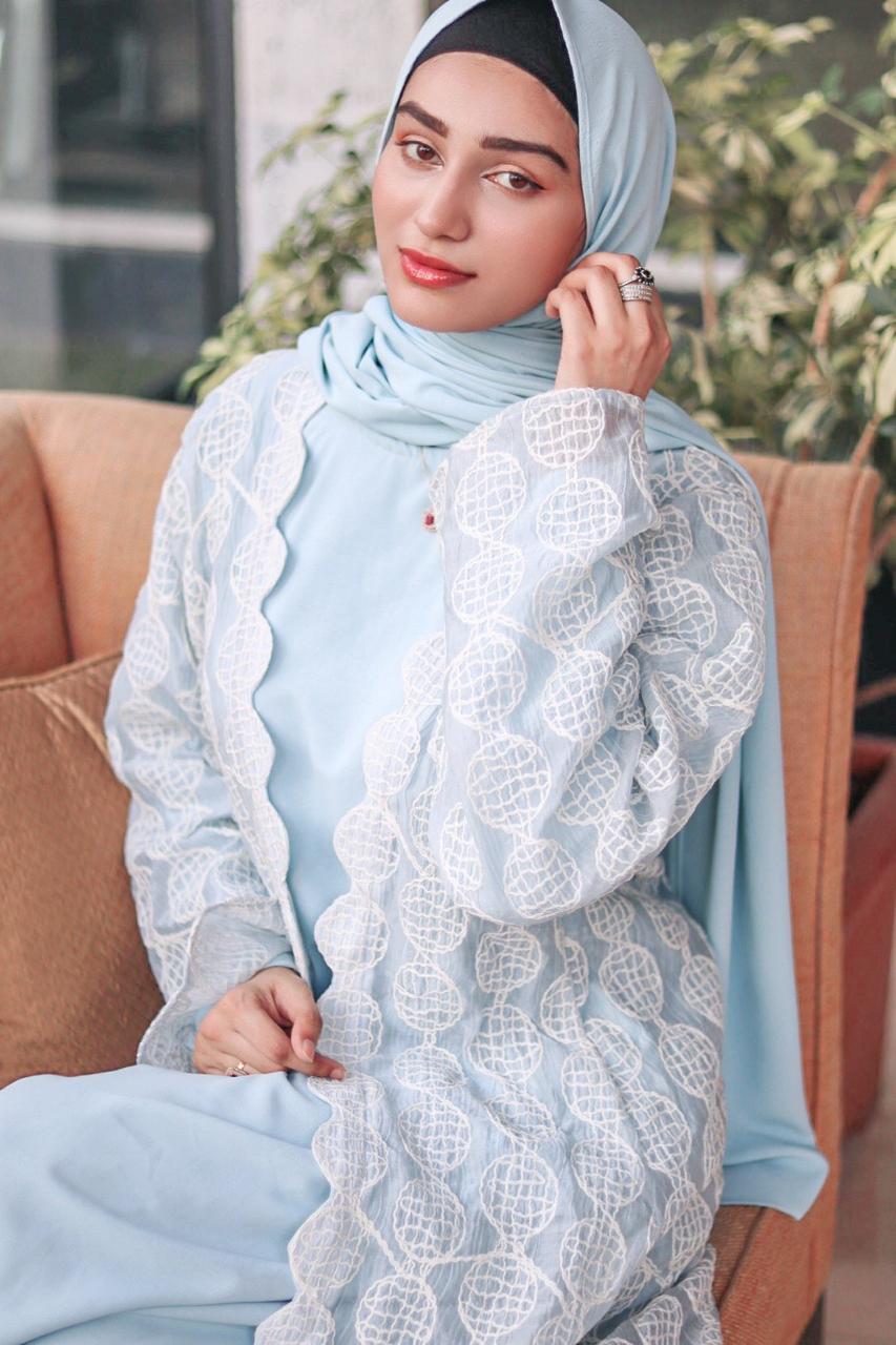 Frostelle 2pc abaya set with full sleeves inner slit & hijab