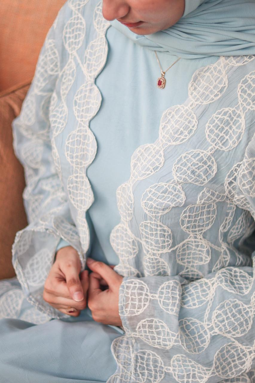 Frostelle 2pc abaya set with full sleeves inner slit & hijab