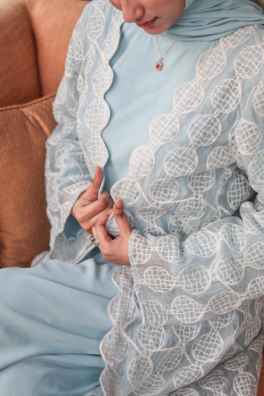 Frostelle 2pc abaya set with full sleeves inner slit & hijab