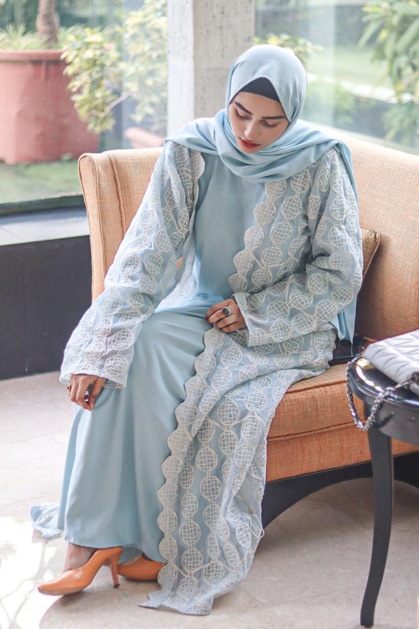 Frostelle 2pc abaya set with full sleeves inner slit & hijab