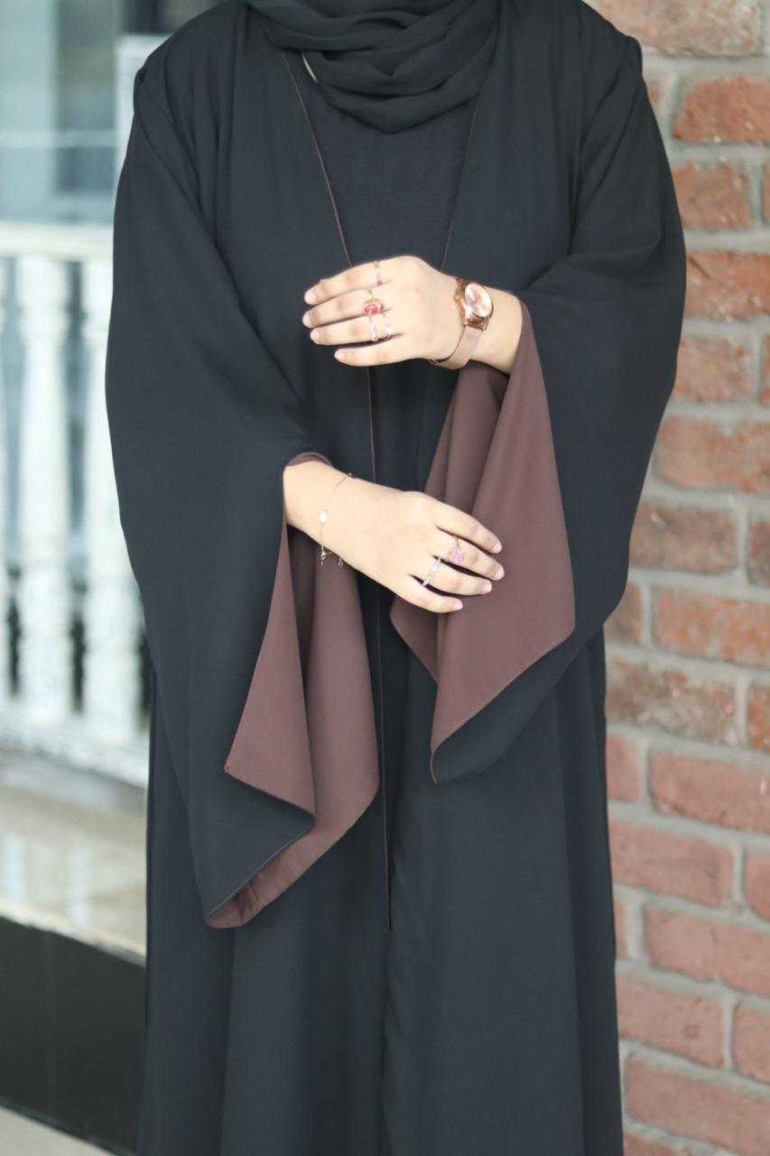 2-in-1 Reversible Shrug – Brown & Black