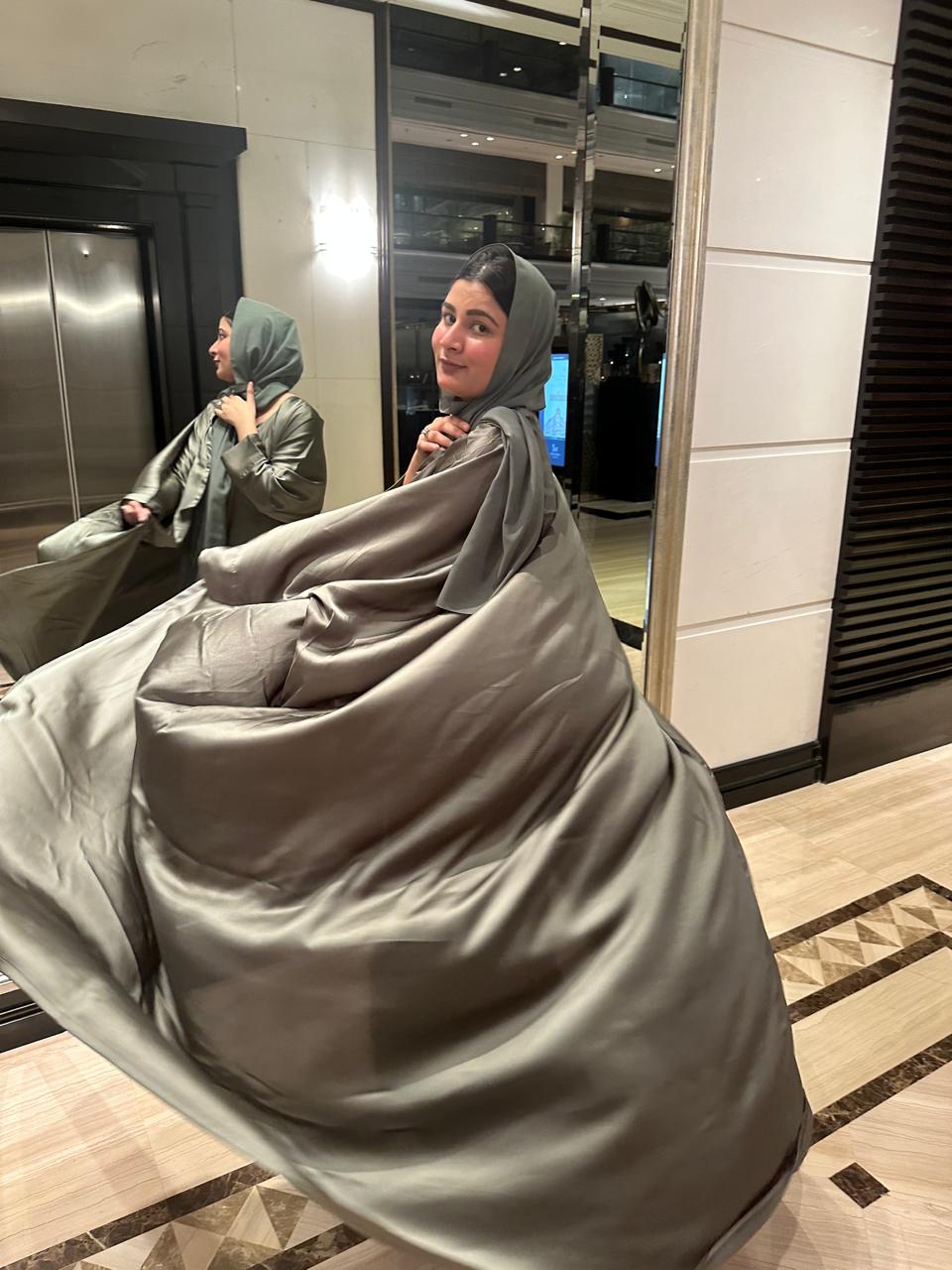 olive luxe 2pc abaya set with inner slit