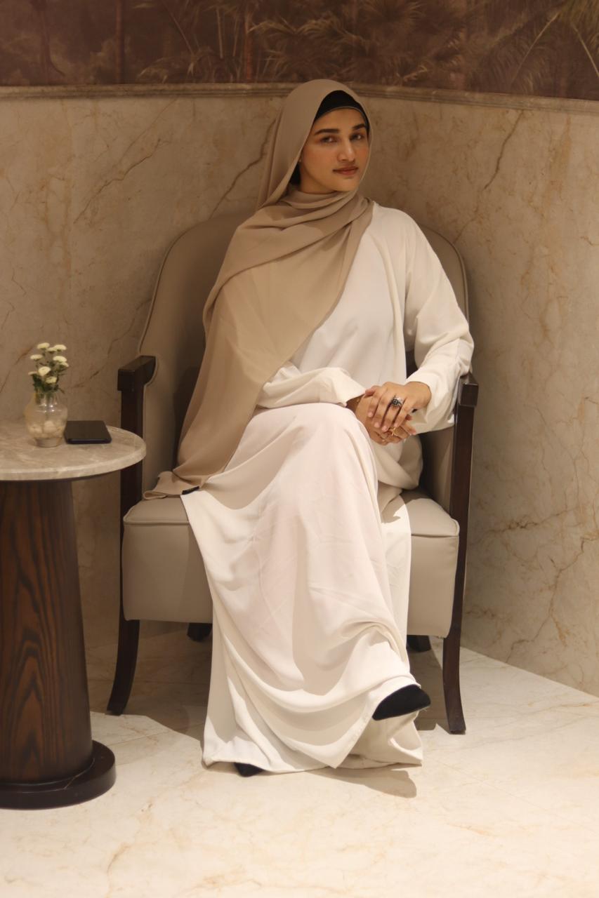 Smart abaya - WHITE (with pockets, zip, button) hijab not included