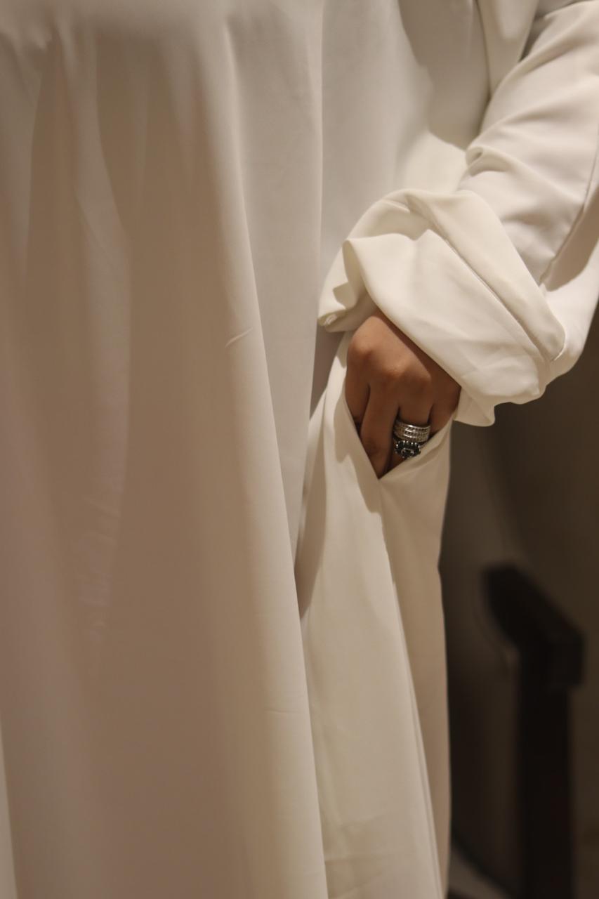Smart abaya - WHITE (with pockets, zip, button) hijab not included