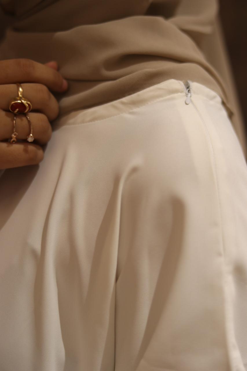 Smart abaya - WHITE (with pockets, zip, button) hijab not included