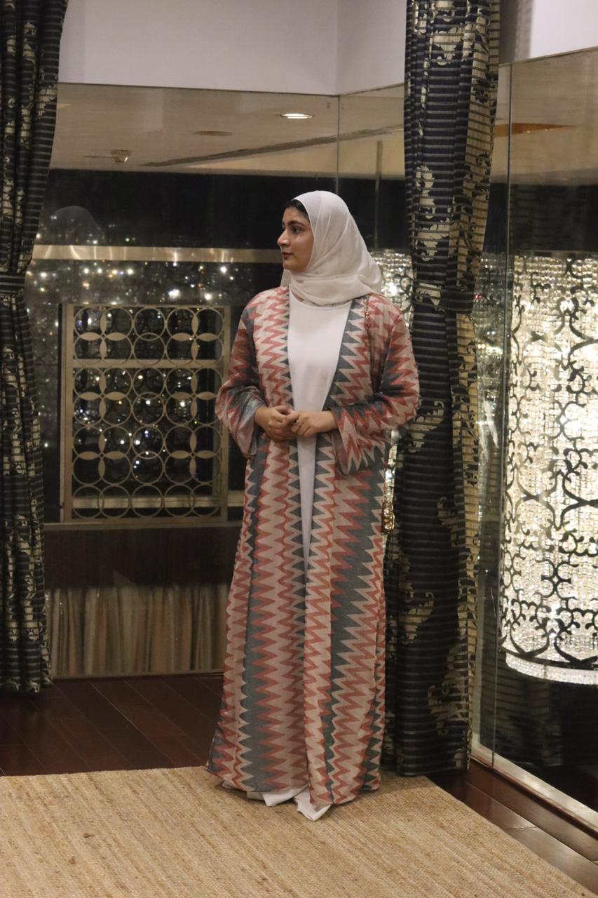 2pc Vibrant vogue Shrug abaya (with inner slit )