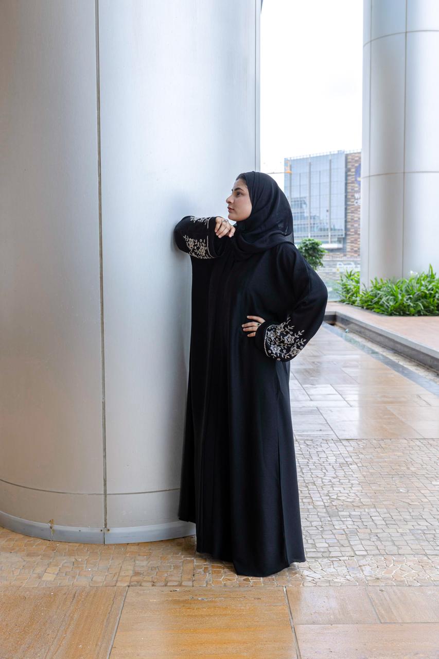 Noor al khayt handwork abaya (with Hijab)