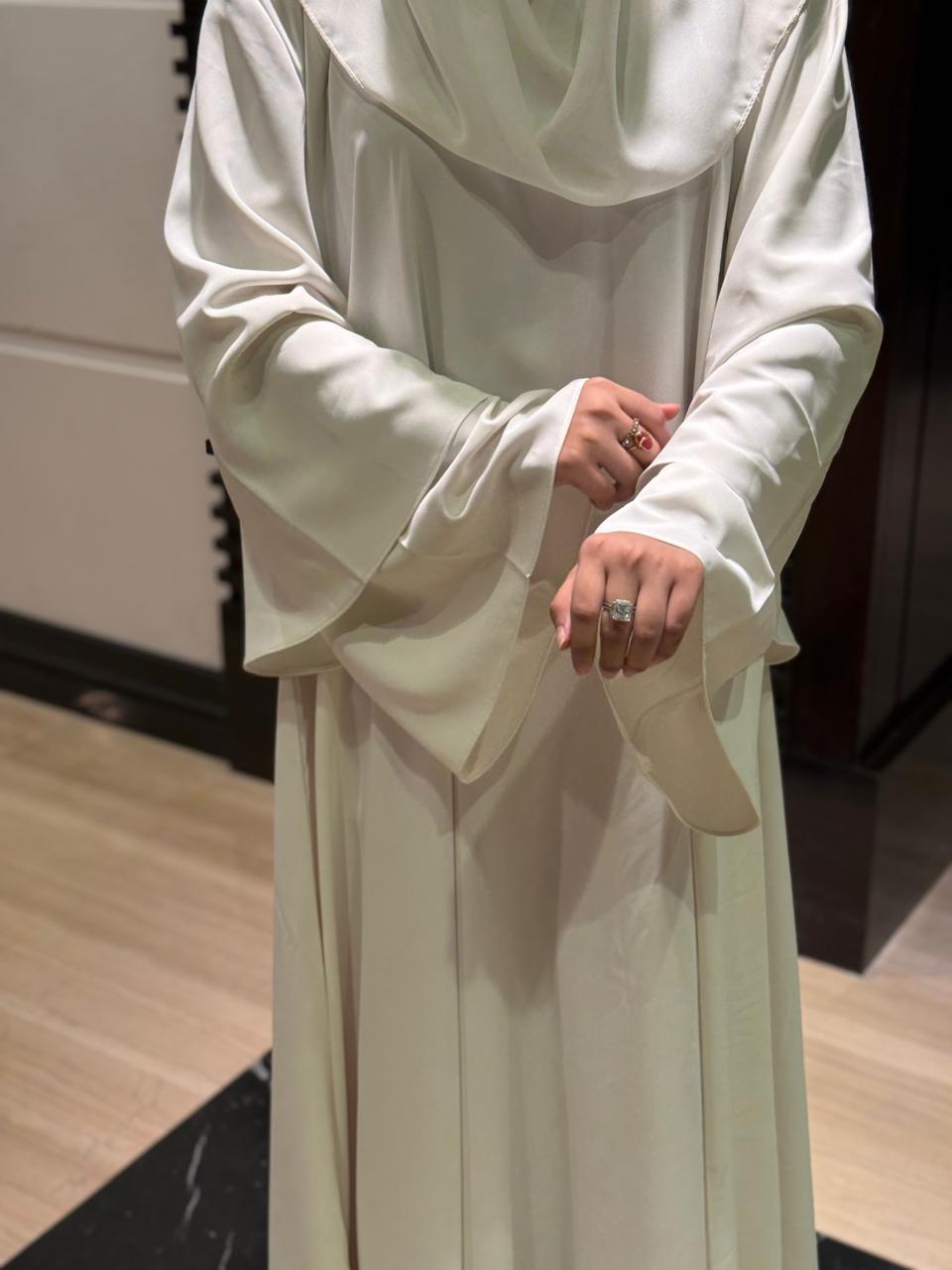 Flare sleeves Umrah Abaya  (hijab included)