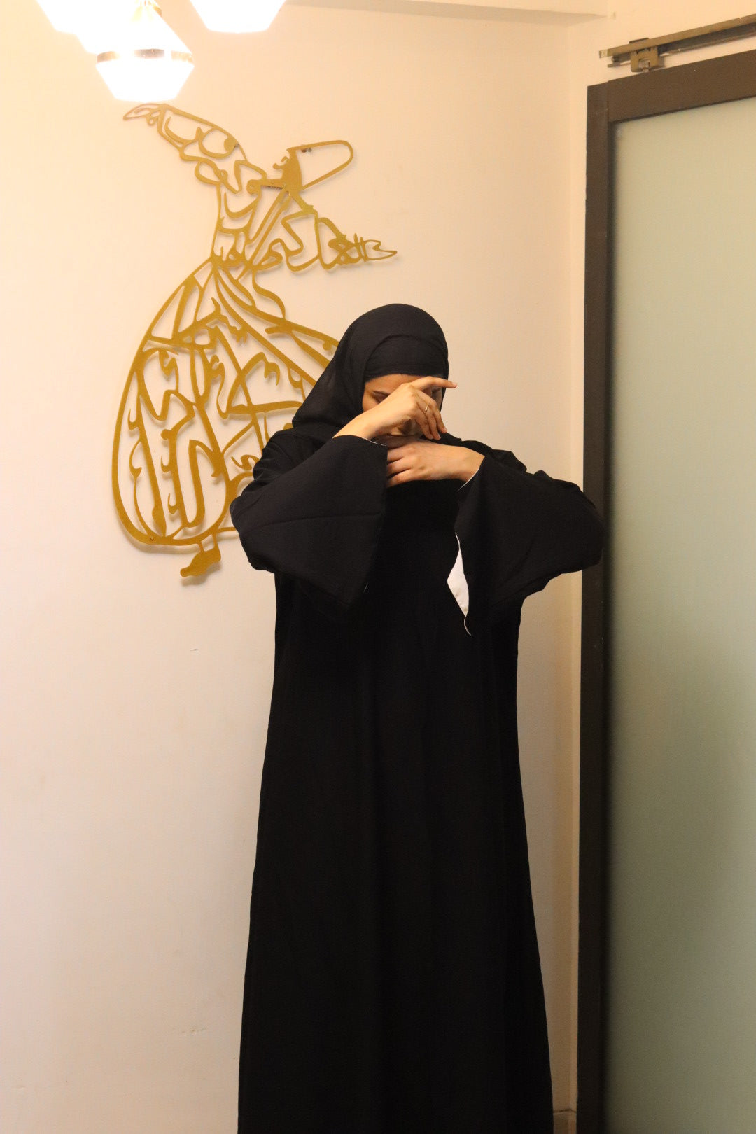 2-in-1 Reversible abaya – Black & white