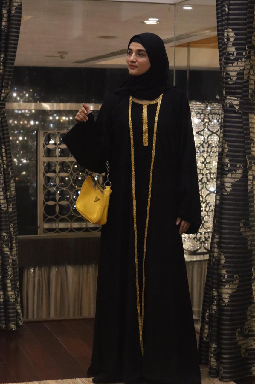 Aurum Abaya 2 pc With inner slit, shrug (hijab included)