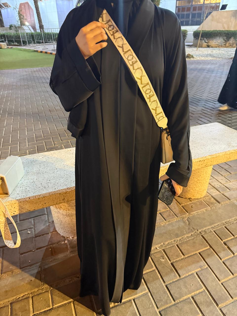 Emirati Black Abaya