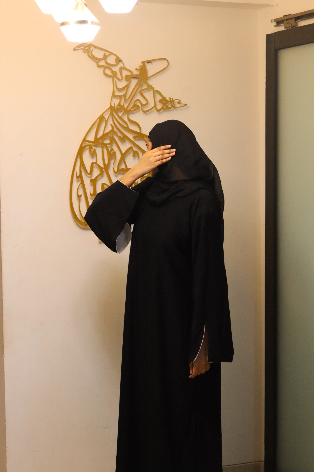 2-in-1 Reversible abaya – Black & white