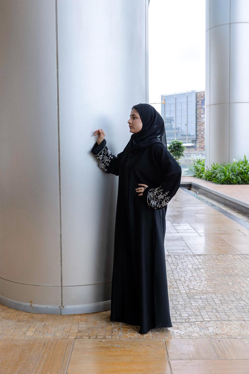 Noor al khayt handwork abaya (with Hijab)