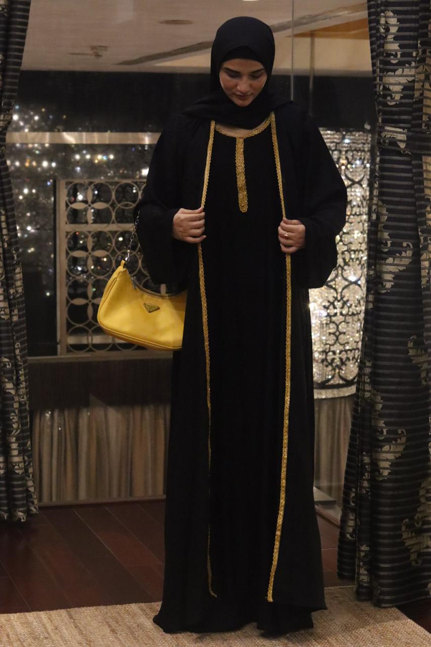 Aurum Abaya 2 pc With inner slit, shrug (hijab included)