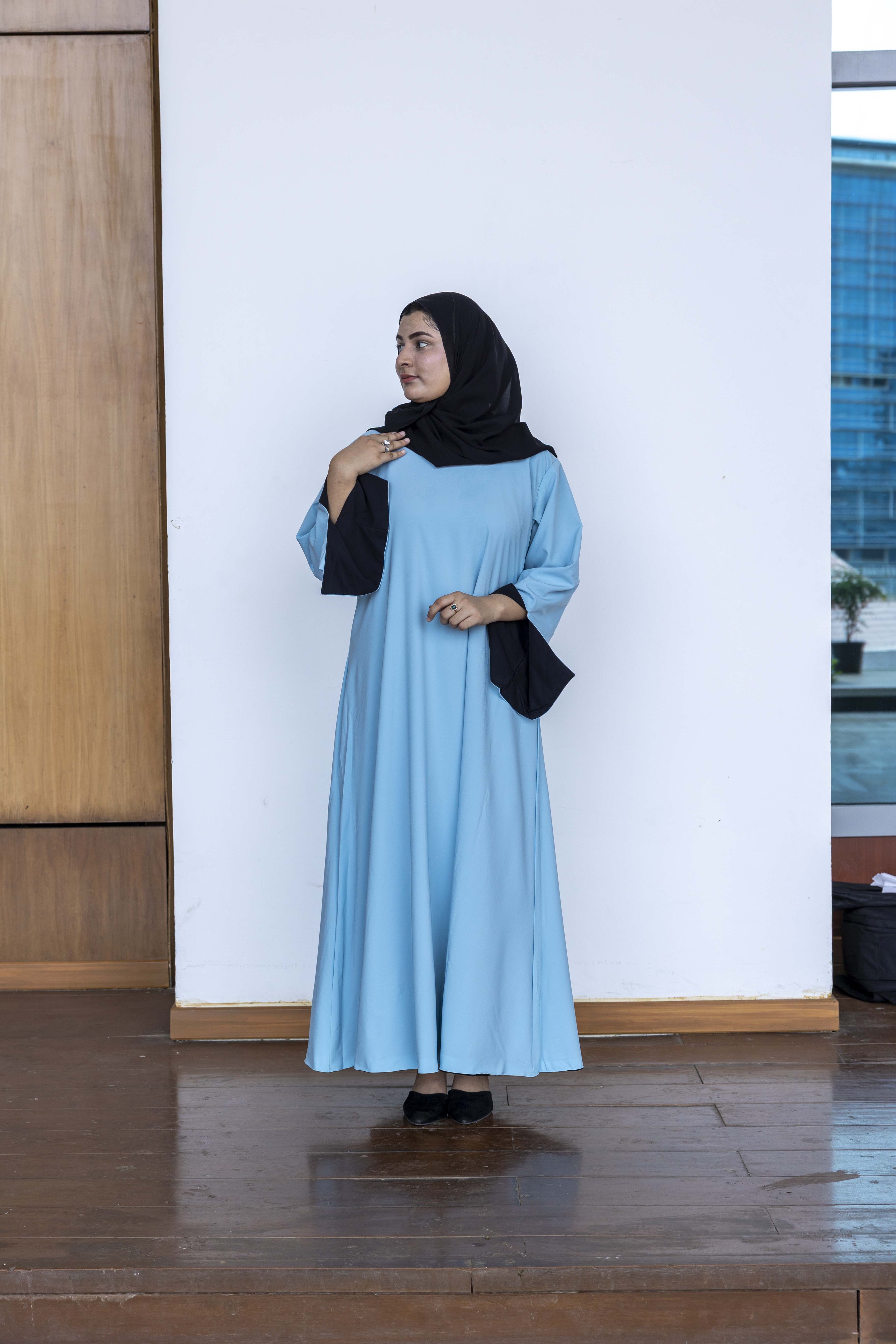 2-in-1 Reversible abaya – Black & blue