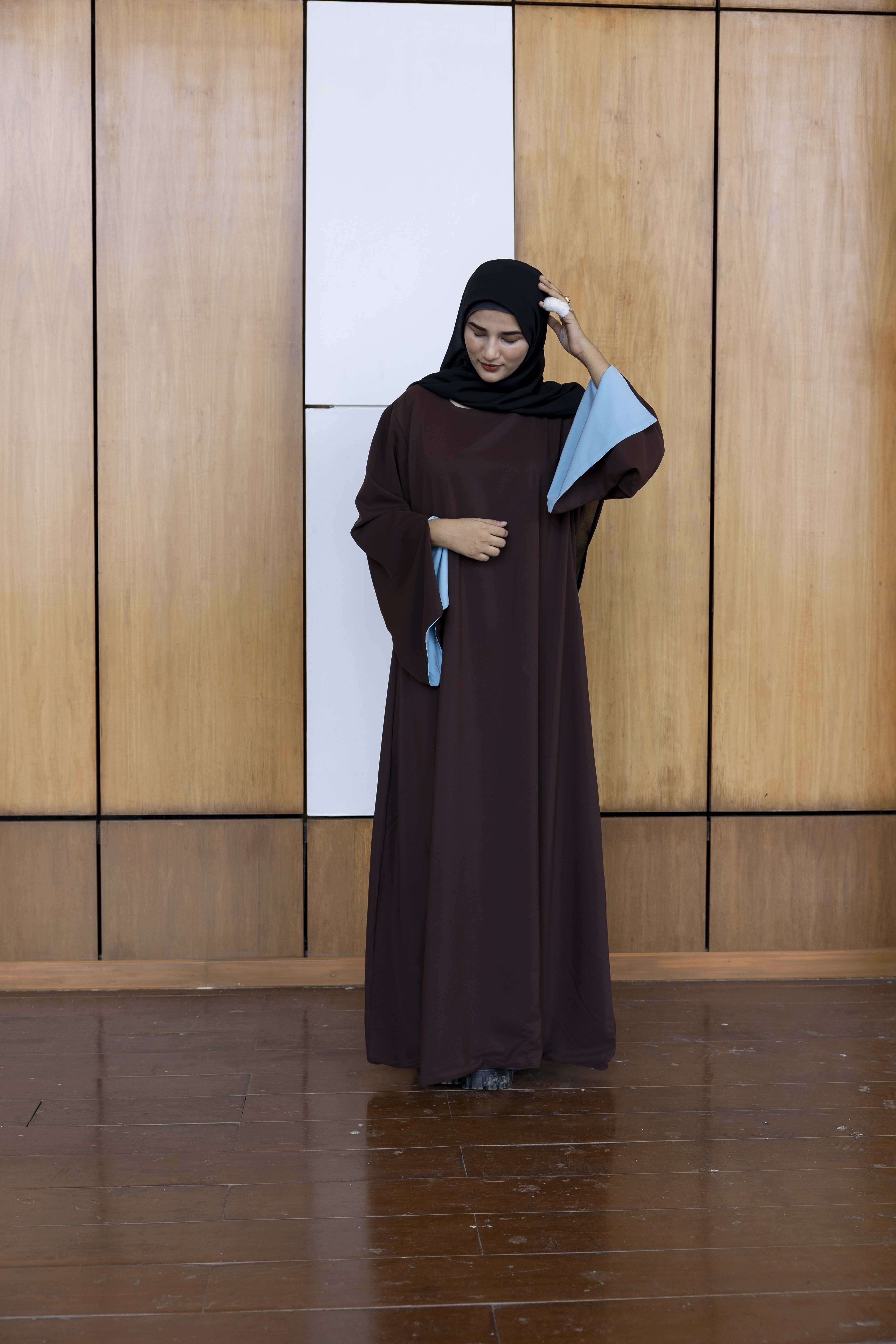 2-in-1 Reversible abaya – Brown & blue