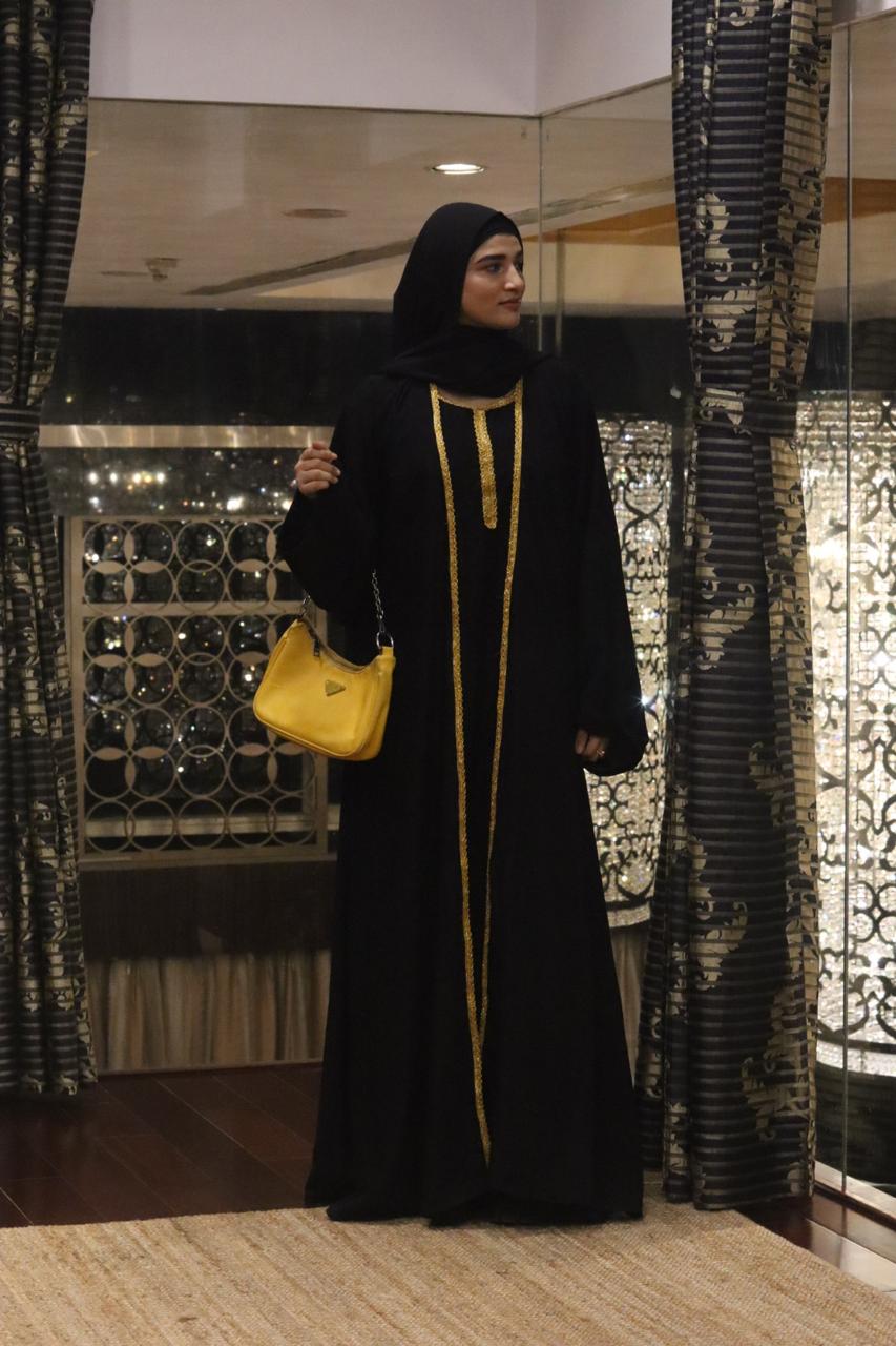 Aurum Abaya 2 pc With inner slit, shrug (hijab included)