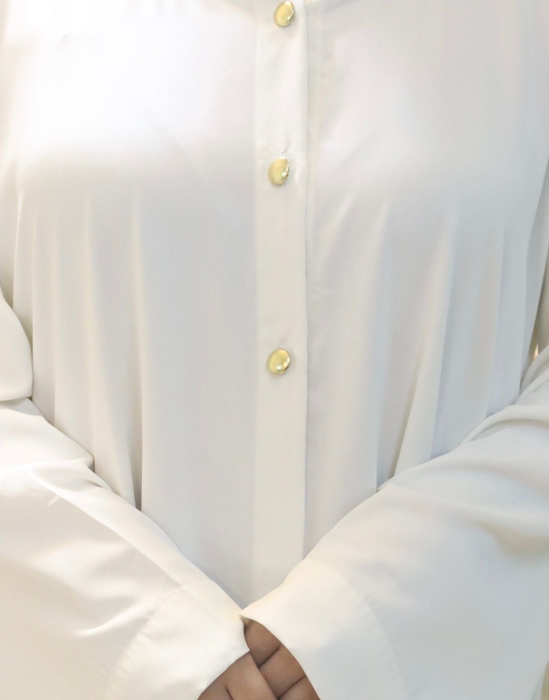 White buttoned Abaya (without hijab)