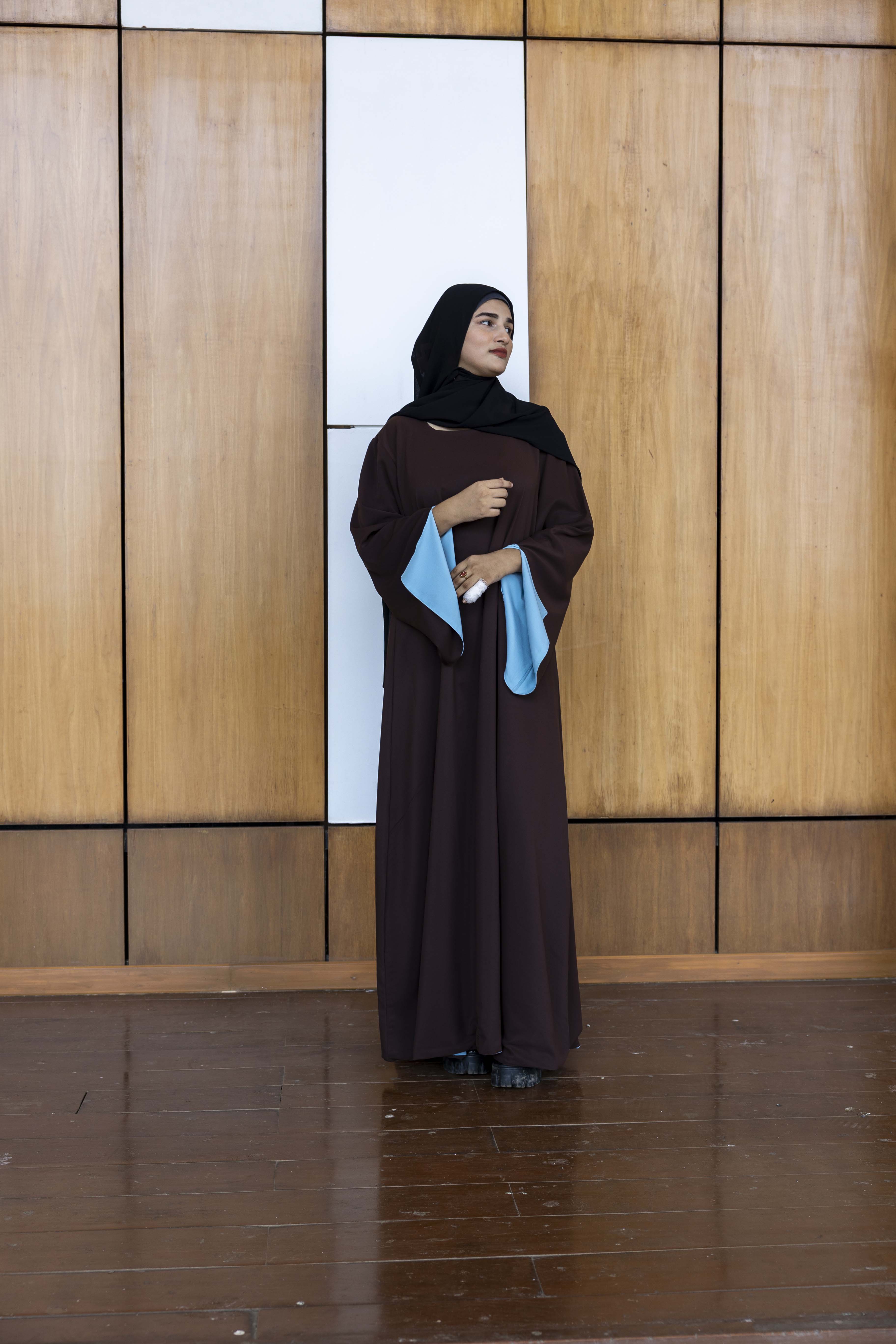 2-in-1 Reversible abaya – Brown & blue