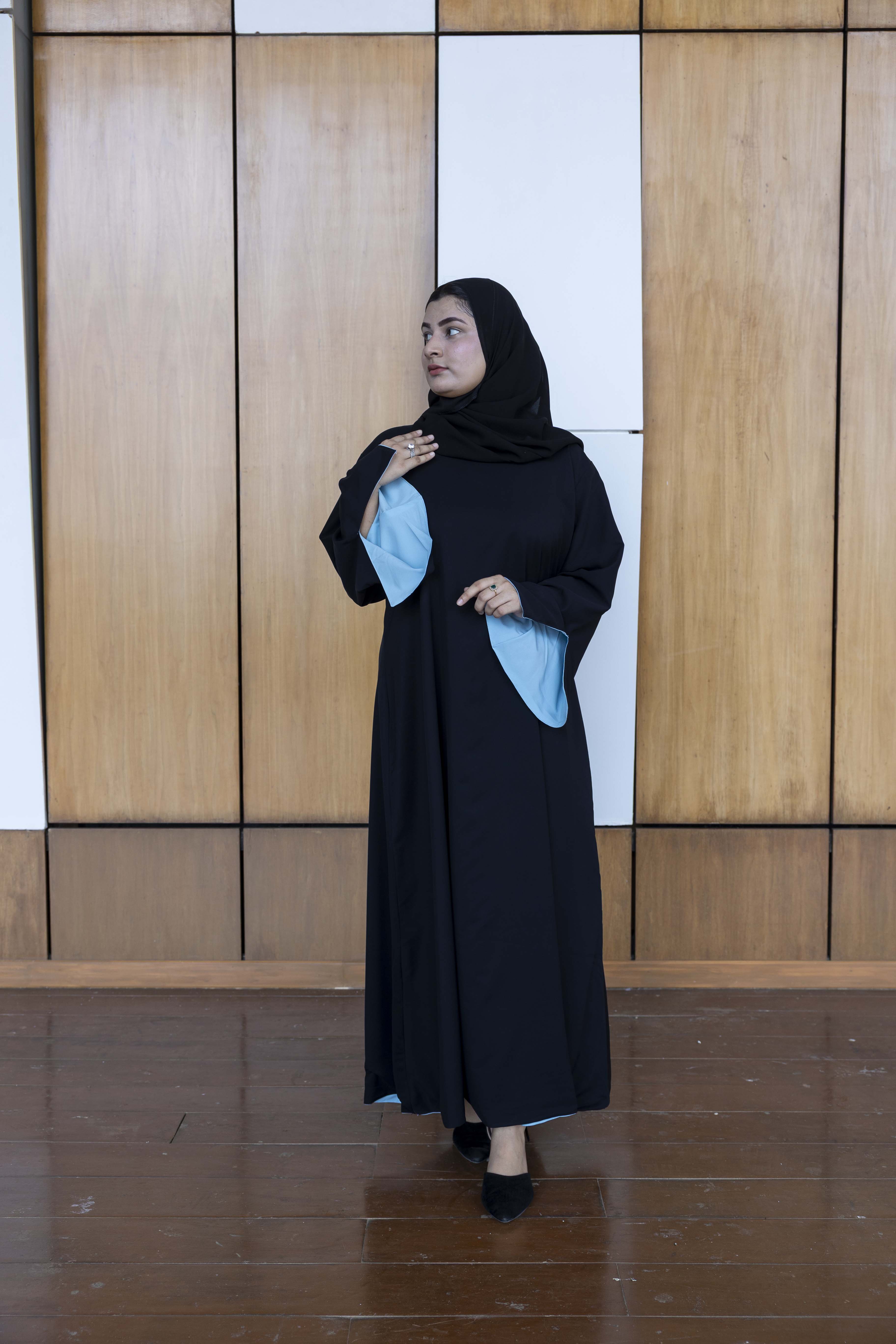 2-in-1 Reversible abaya – Black & blue